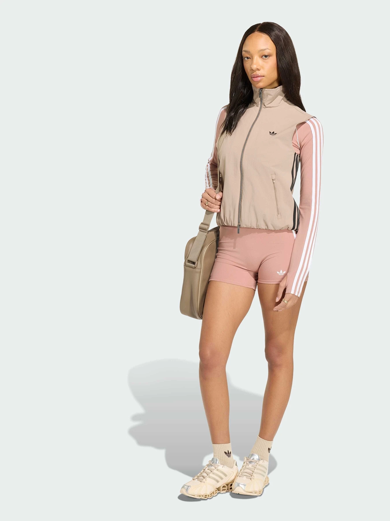 Куртки и дубленки Adidas Adicolor модель KY5183 Куртки и дубленки Adidas Adicolor модель KY5183 Фото