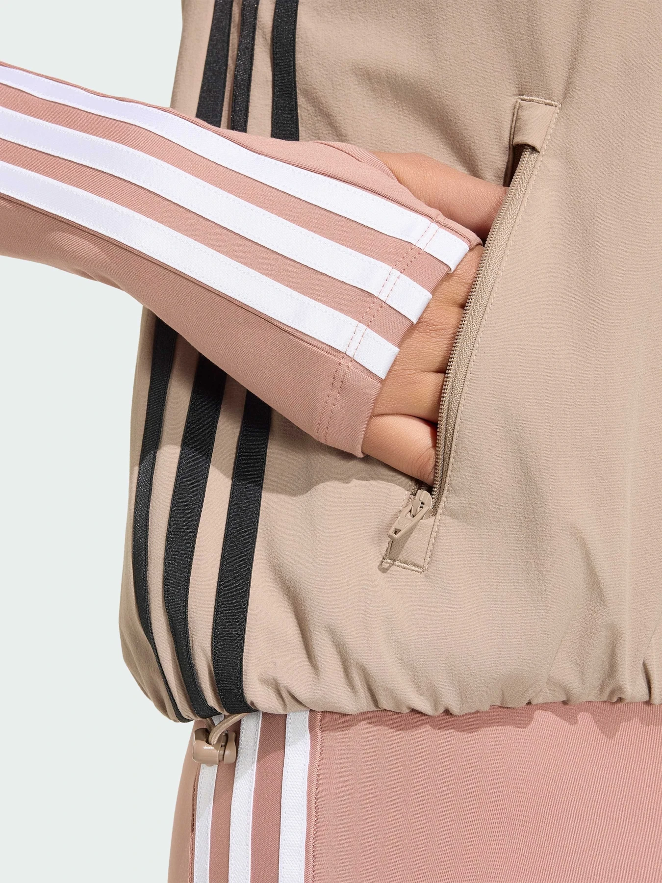Куртки и дубленки Adidas Adicolor модель KY5183 Куртки и дубленки Adidas Adicolor модель KY5183 Фото