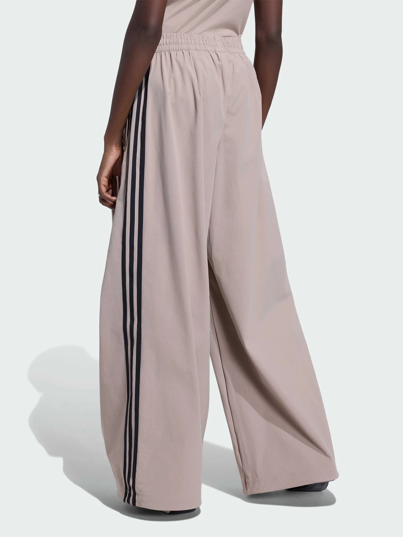 Брюки Adidas Adicolor модель KY5186 Брюки Adidas Adicolor модель KY5186 Фото