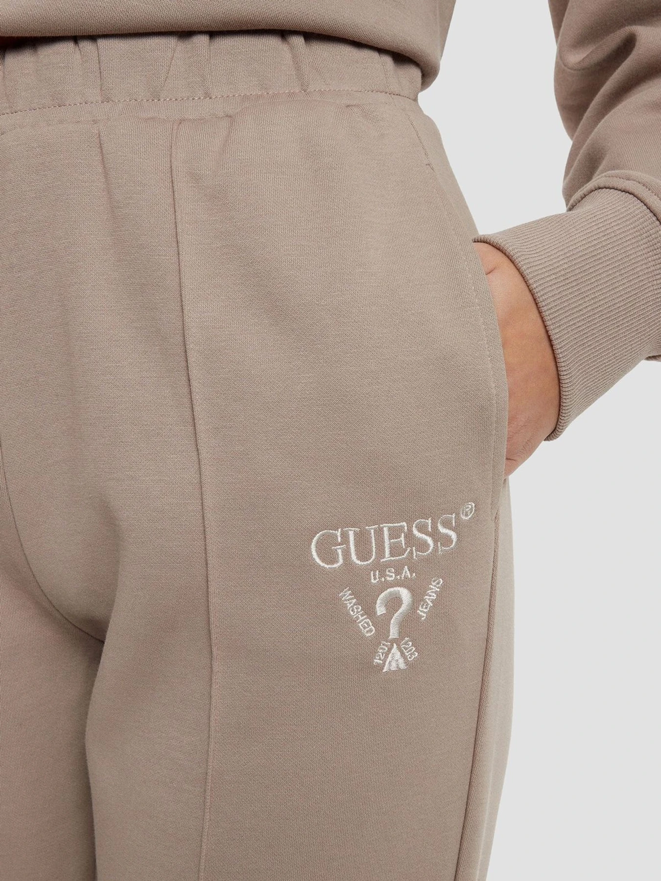 Брюки GUESS модель V5RB13.KC3D2;A120 Брюки GUESS модель V5RB13.KC3D2;A120 Фото