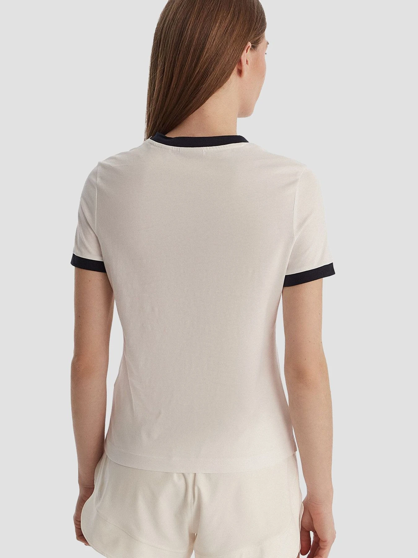 Футболки и поло GUESS модель V6GI08.K2975;G011 Футболки и поло GUESS модель V6GI08.K2975;G011 Фото
