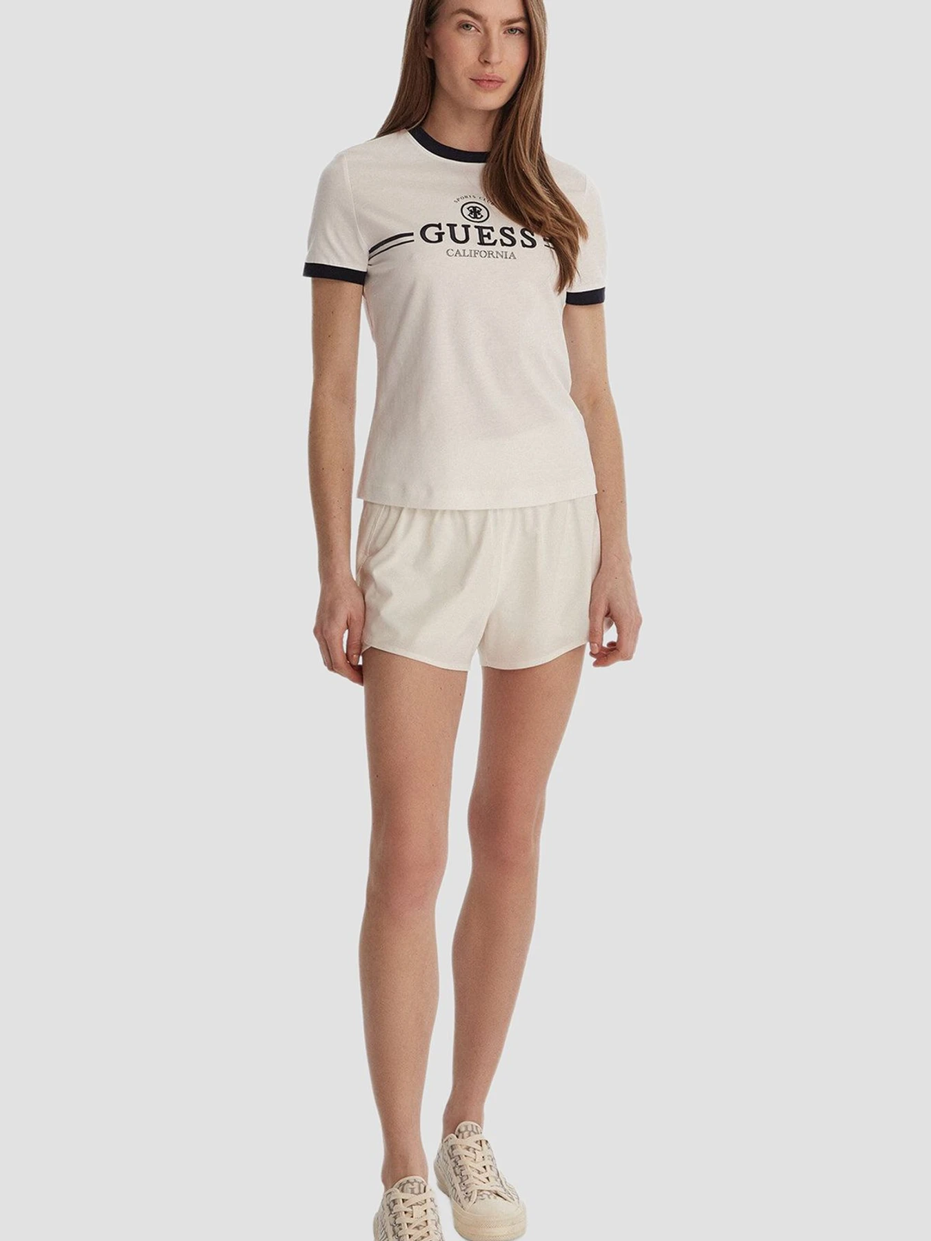 Футболки и поло GUESS модель V6GI08.K2975;G011 Футболки и поло GUESS модель V6GI08.K2975;G011 Фото