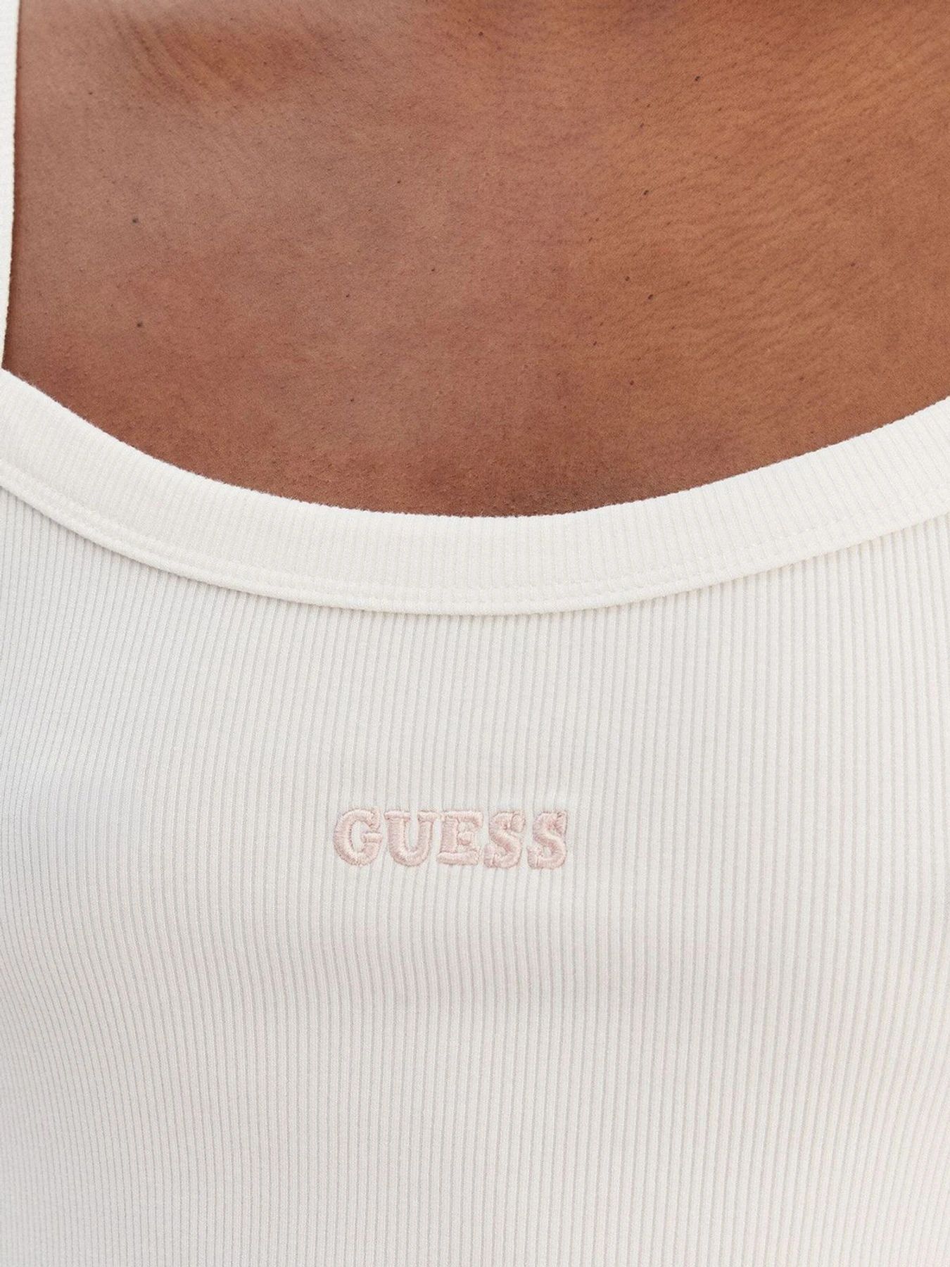 Футболки і поло GUESS модель V6GP16.K3180;G018 Футболки і поло GUESS модель V6GP16.K3180;G018 Фото