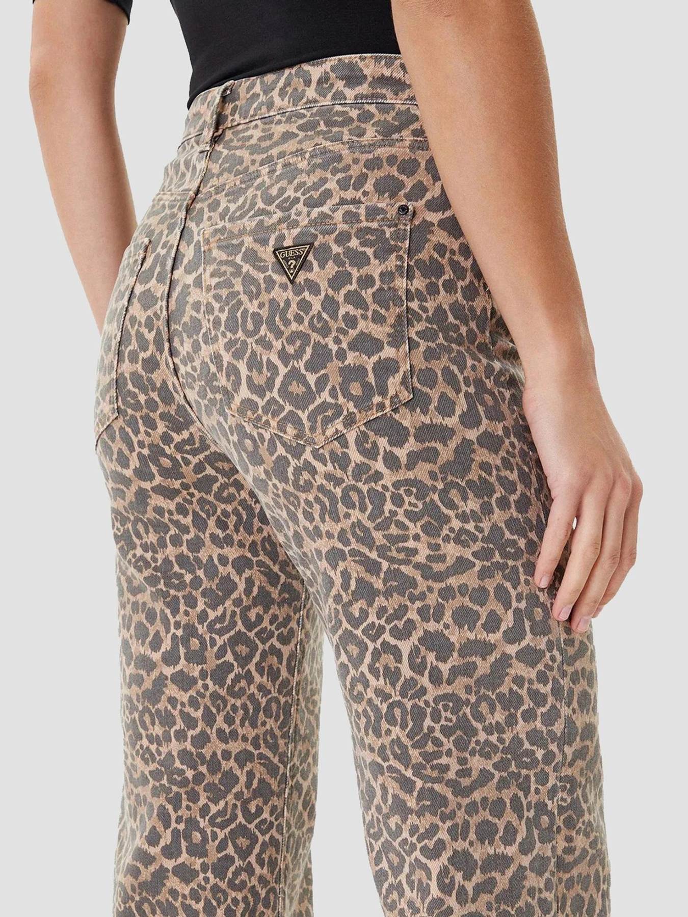 Брюки GUESS модель W5YA1A.WHFP2;P7XQ Брюки GUESS модель W5YA1A.WHFP2;P7XQ Фото