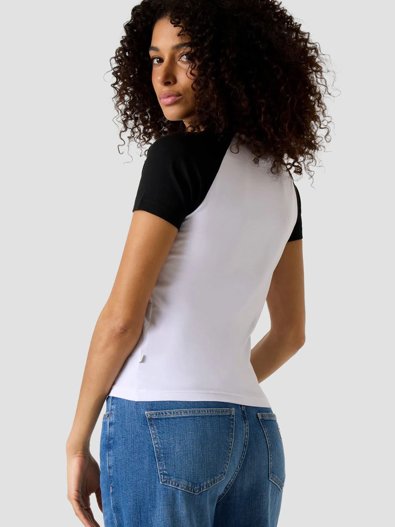 Футболки и поло Guess Jeans модель W6GIB0.J1314;G011 Фото