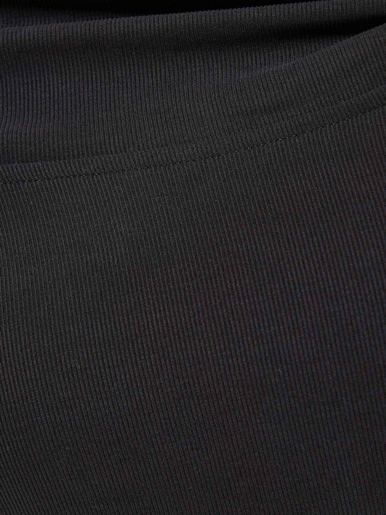 Футболки и поло GUESS модель W6GP12.K2935;JBLK Футболки и поло GUESS модель W6GP12.K2935;JBLK Фото