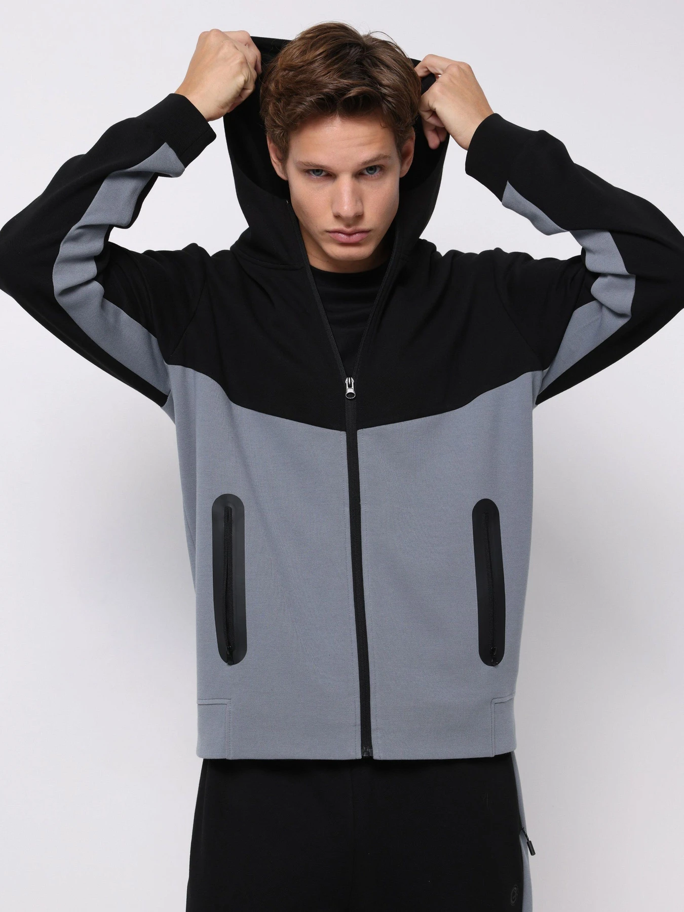 Худи и свитшоты Colin’s модель CL1076484_Q1.V1_BLK Фото