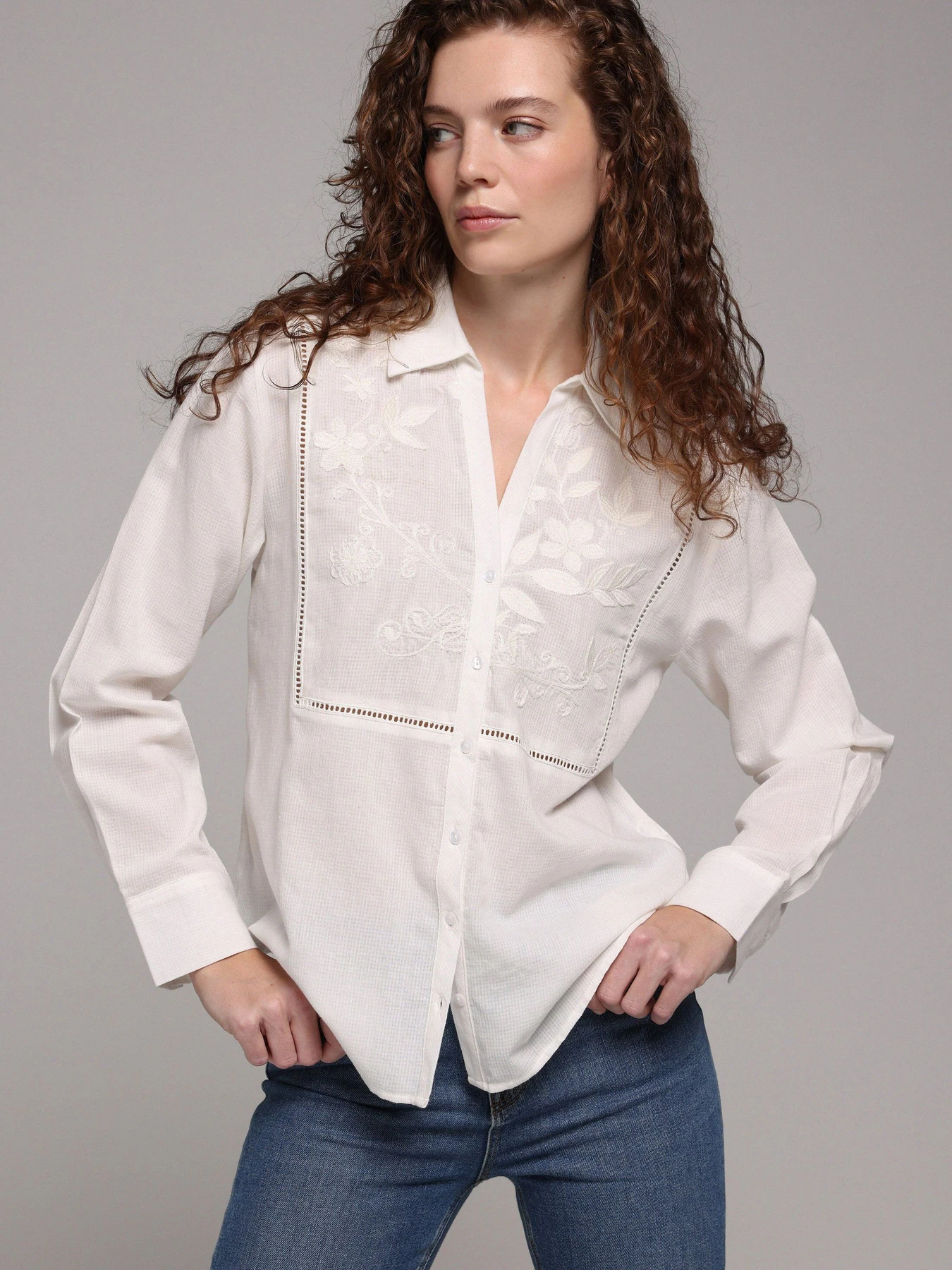 Сорочки Colin’s модель CL1079390_Q1.V1_WHT Фото