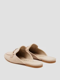 Шлёпанцы GUESS модель FLJBOM.SUE06;TAUPE Фото