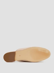 Шлёпанцы GUESS модель FLJBOM.SUE06;TAUPE Фото