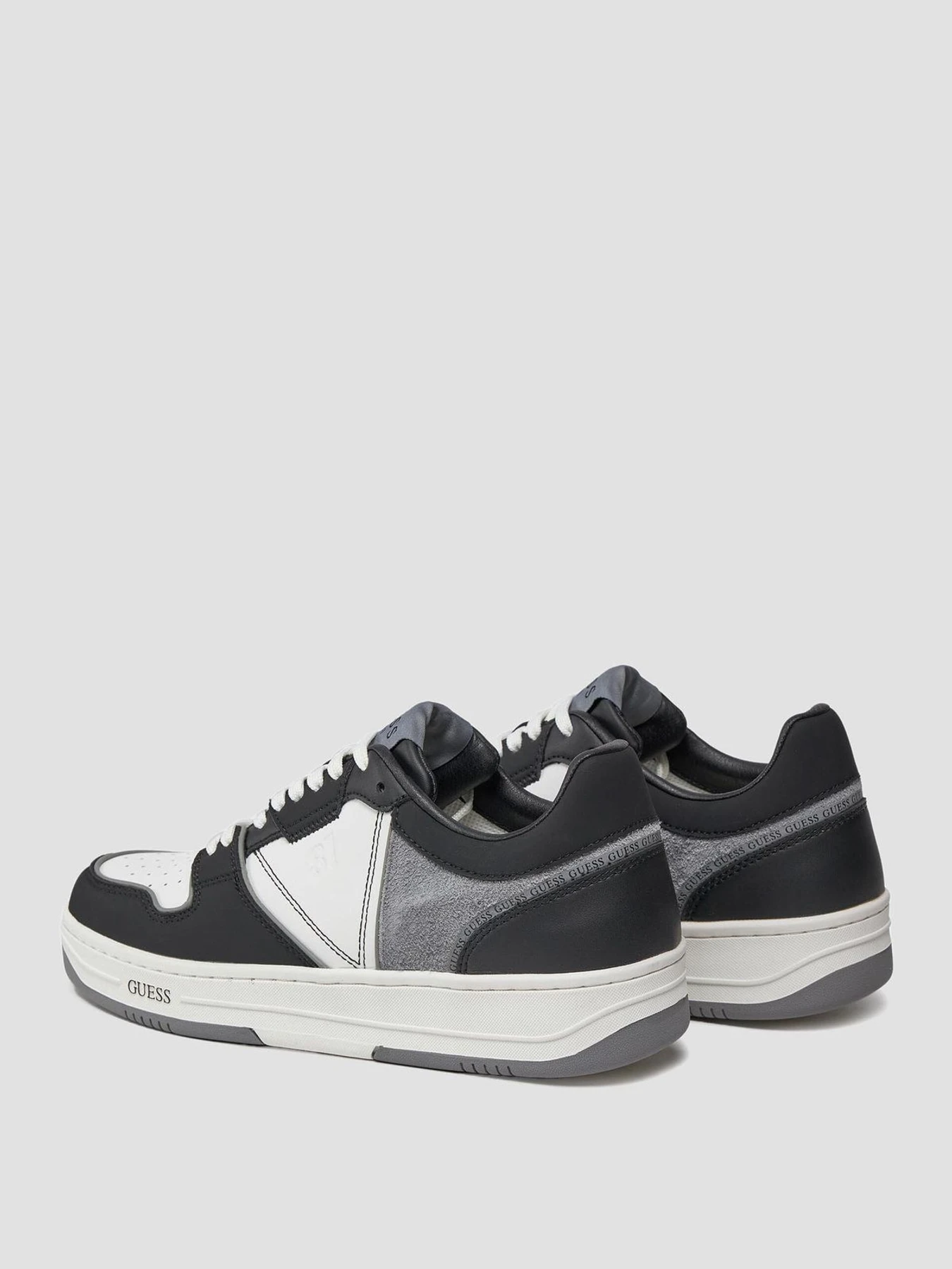 Кроссовки GUESS модель FMPANC.ESU12;GRBLW Фото
