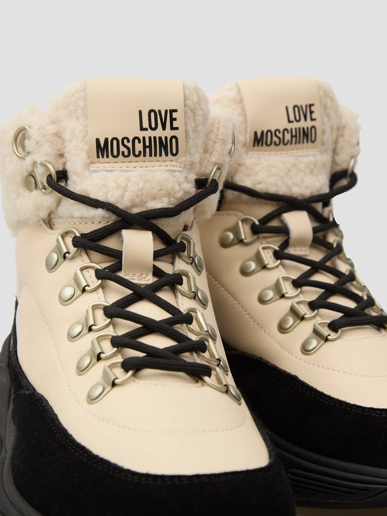 Ботинки и сапоги Moschino модель JA15356G0N.IAM;10B Ботинки и сапоги Moschino модель JA15356G0N.IAM;10B Фото