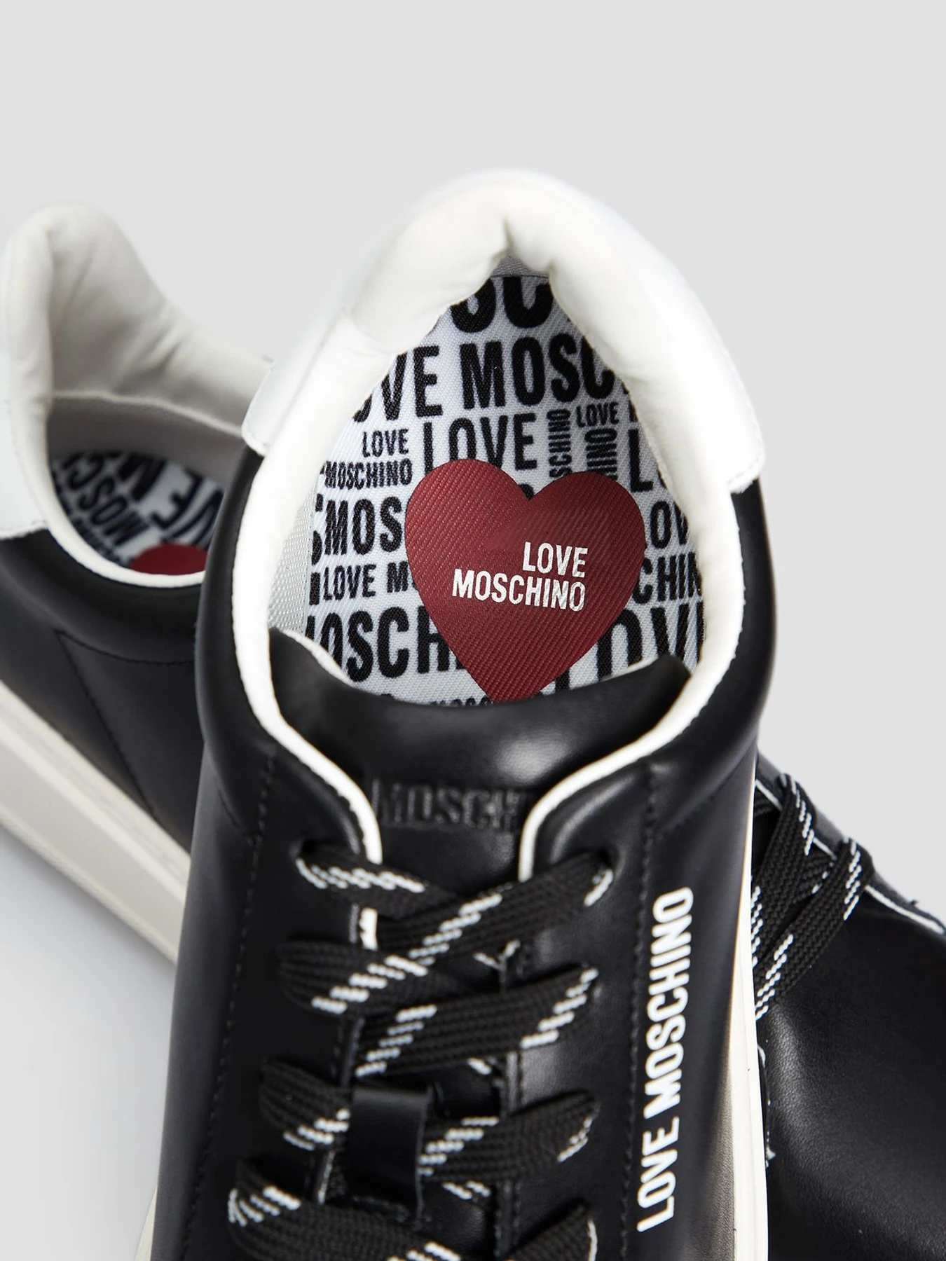 Кеди Moschino модель JA15374G0H.IA1;00A Фото
