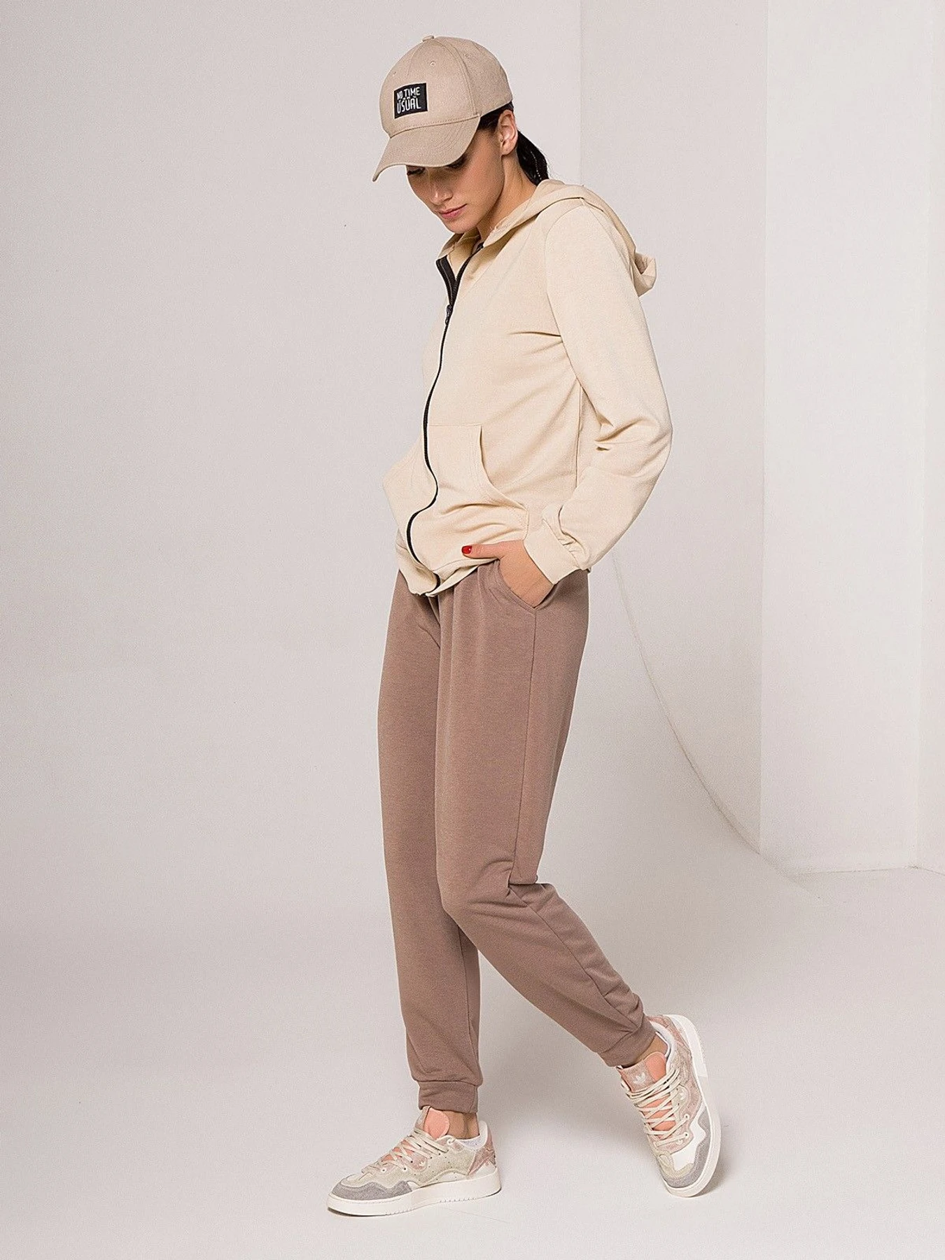 Костюмы ISSA Plus модель 13103B_brownbeige Фото