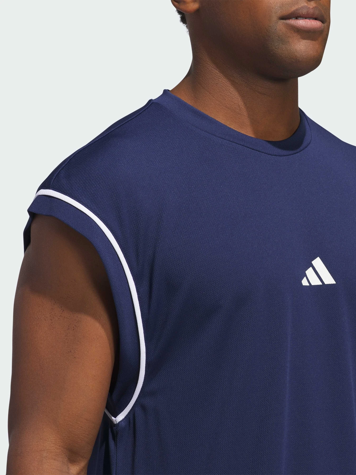Футболки и поло Adidas модель JN4748 Футболки и поло Adidas модель JN4748 Фото