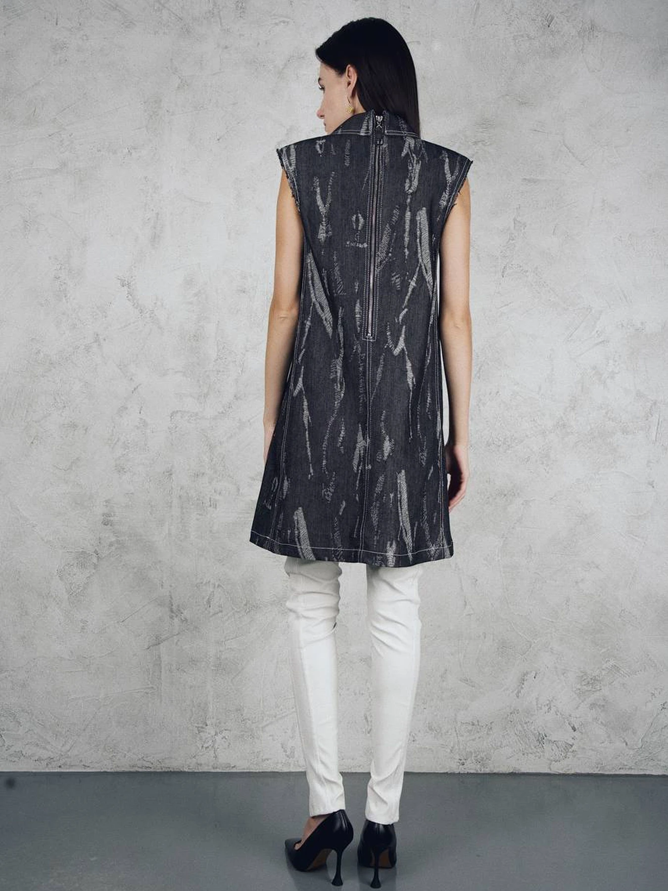 Сукні ARTICHOKE модель ARTDENIMDRESS27S_GREY_S Сукні ARTICHOKE модель ARTDENIMDRESS27S_GREY_S Фото