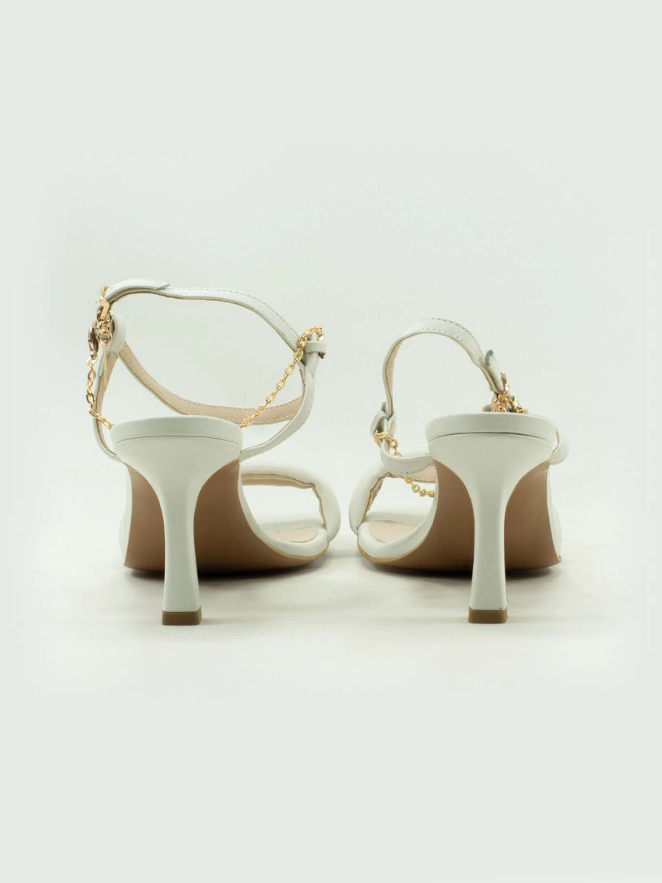 Босоножки BRAVOMODA модель 0109 WHITE Босоножки BRAVOMODA модель 0109 WHITE Фото