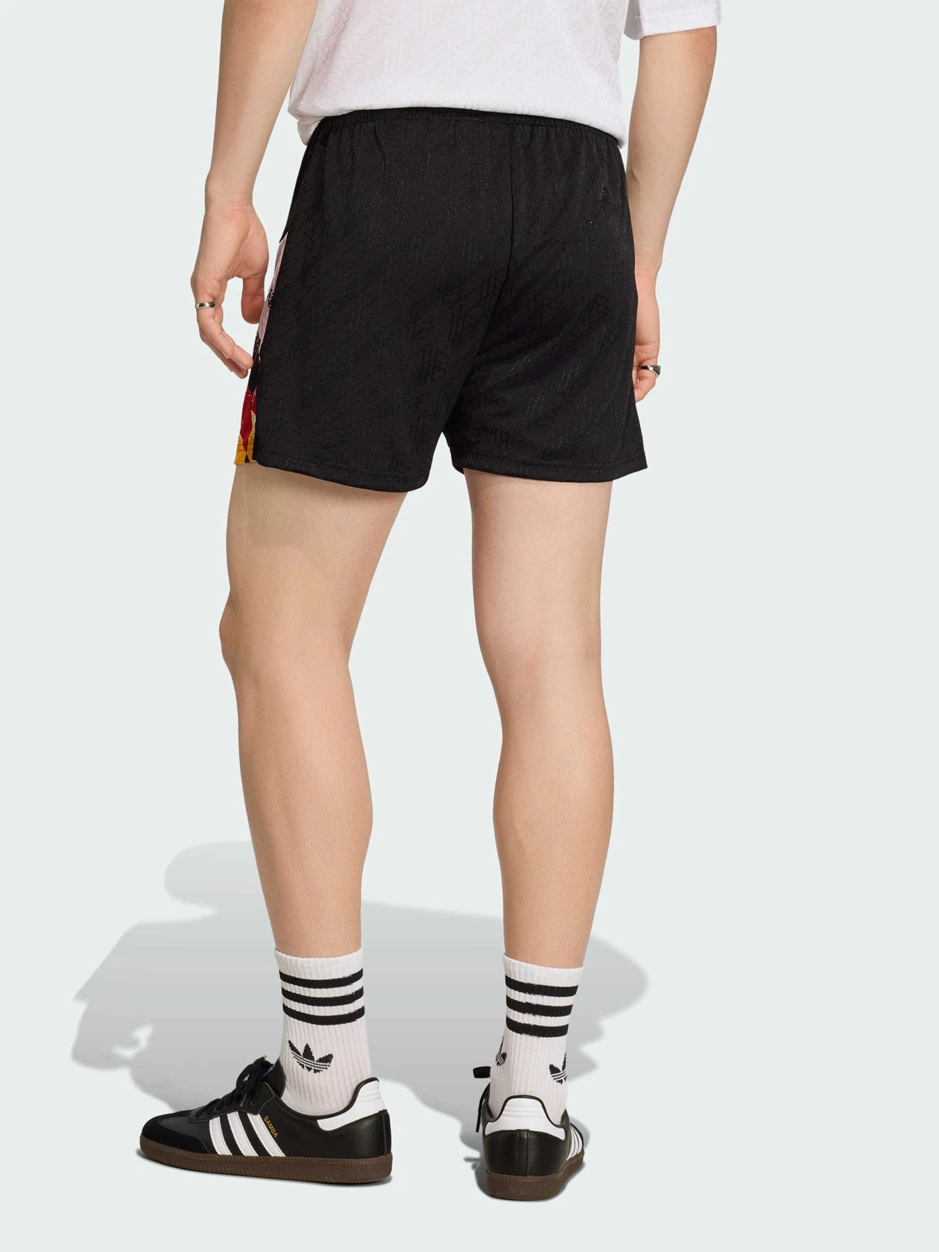 Шорты Adidas модель JZ6958 Шорты Adidas модель JZ6958 Фото