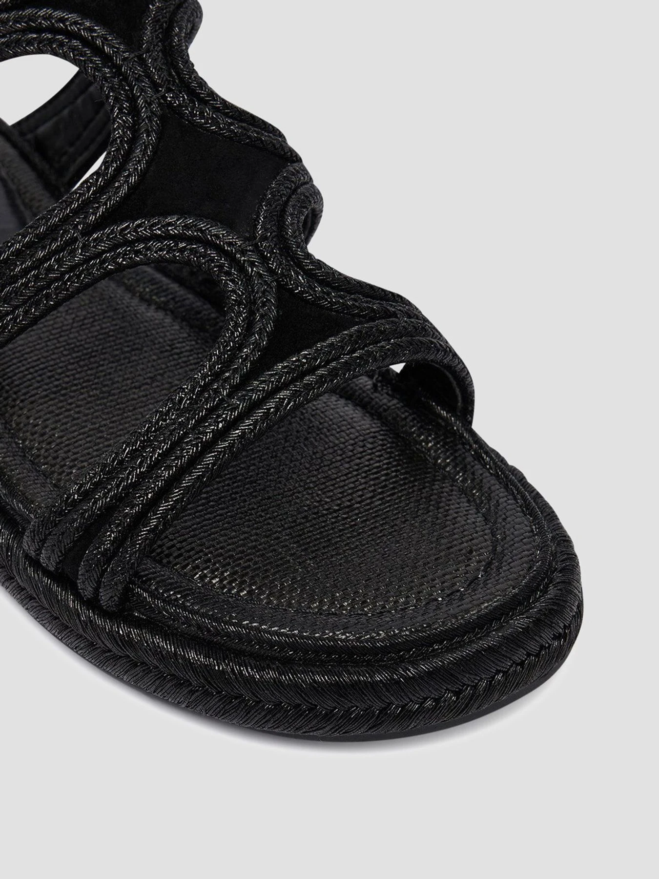 Сандалии GUESS модель FLJKLR.FAB03;BLACK Сандалии GUESS модель FLJKLR.FAB03;BLACK Фото