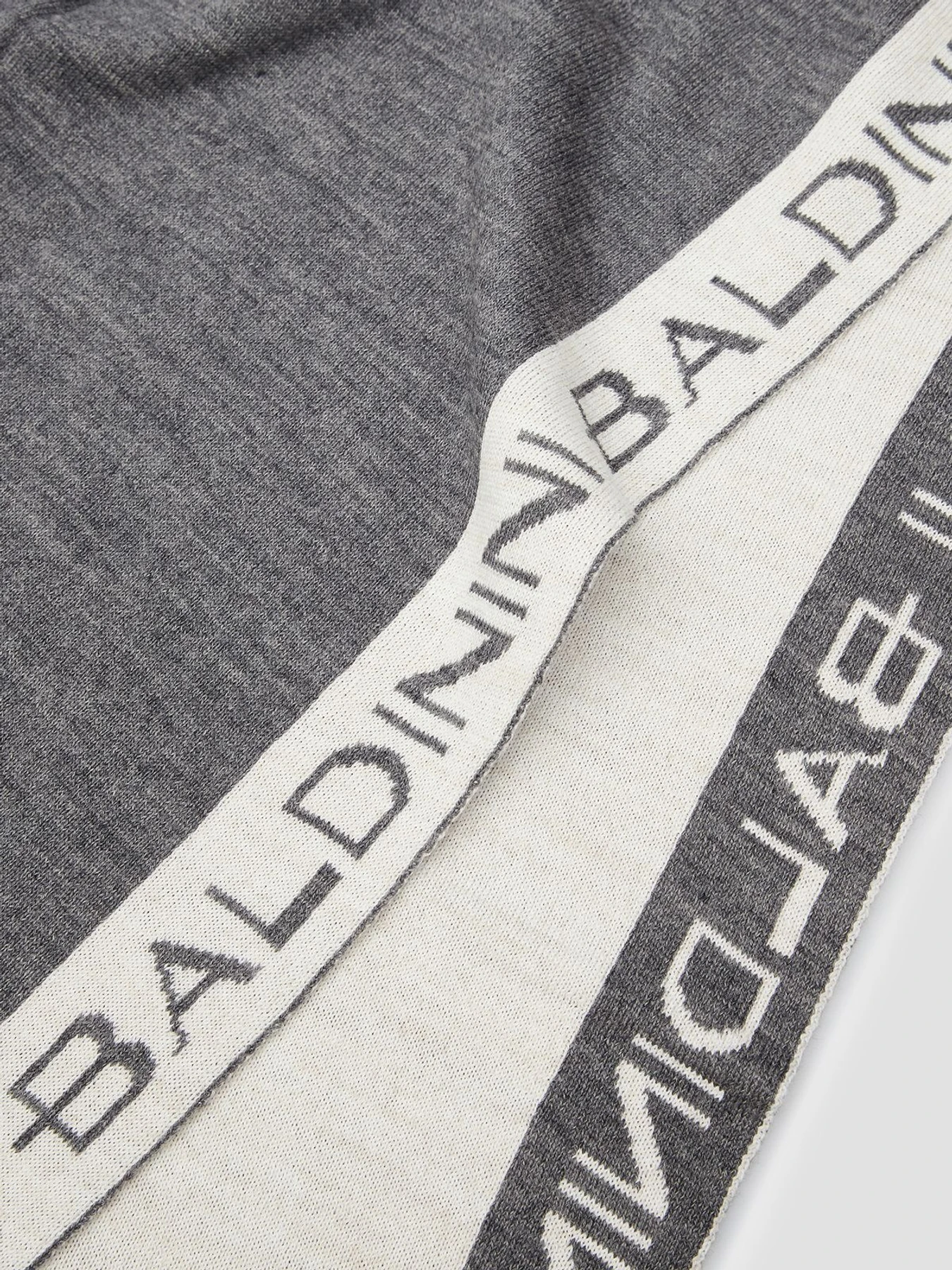 Шарфи та хустки Baldinini модель R3A001XXMSLA;0700 Шарфи та хустки Baldinini модель R3A001XXMSLA;0700 Фото