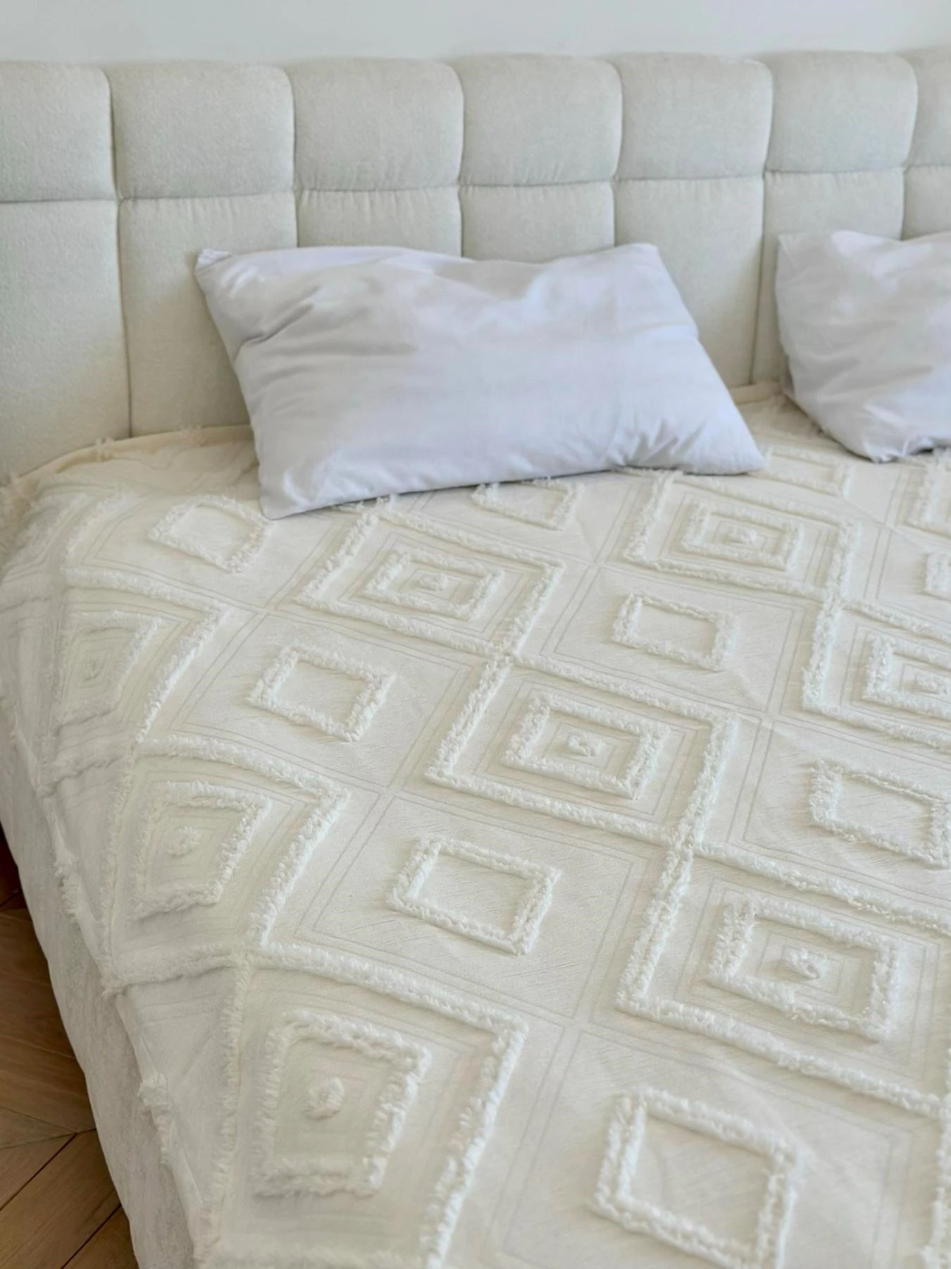 Покрывало «Diamond Nordic» молочный Cosy модель DN180200M Покрывало «Diamond Nordic» молочный Cosy модель DN180200M Фото