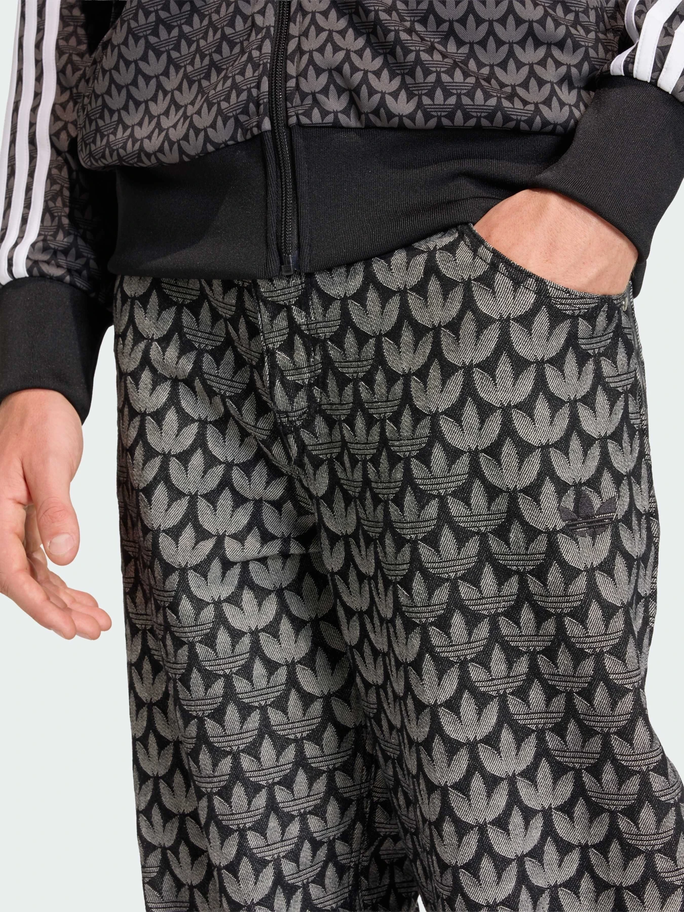 Брюки Adidas Graphics модель KC6380 Брюки Adidas Graphics модель KC6380 Фото