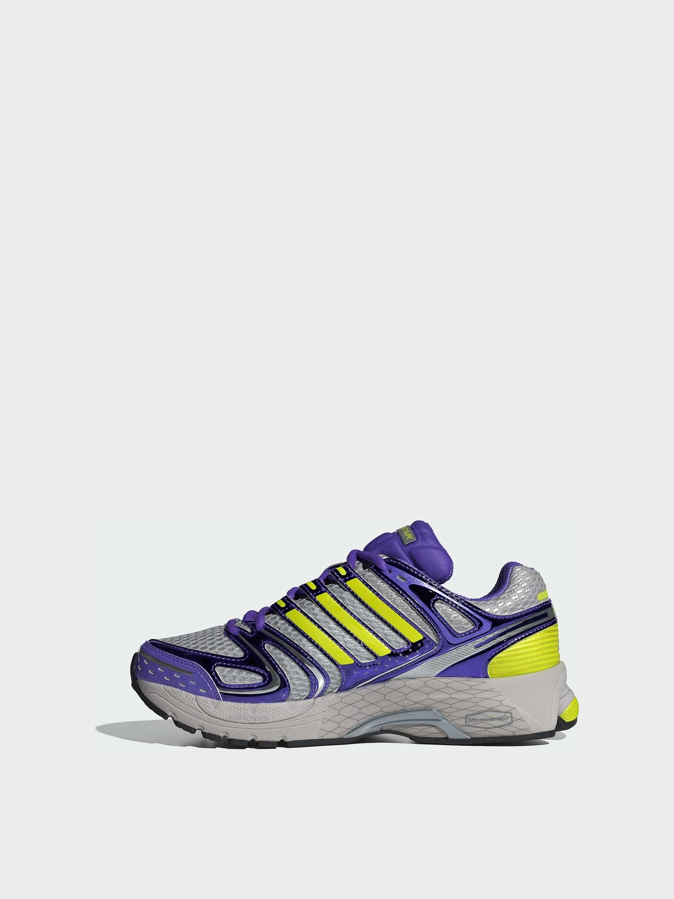 Кроссовки Adidas модель KJ8805 Кроссовки Adidas модель KJ8805 Фото