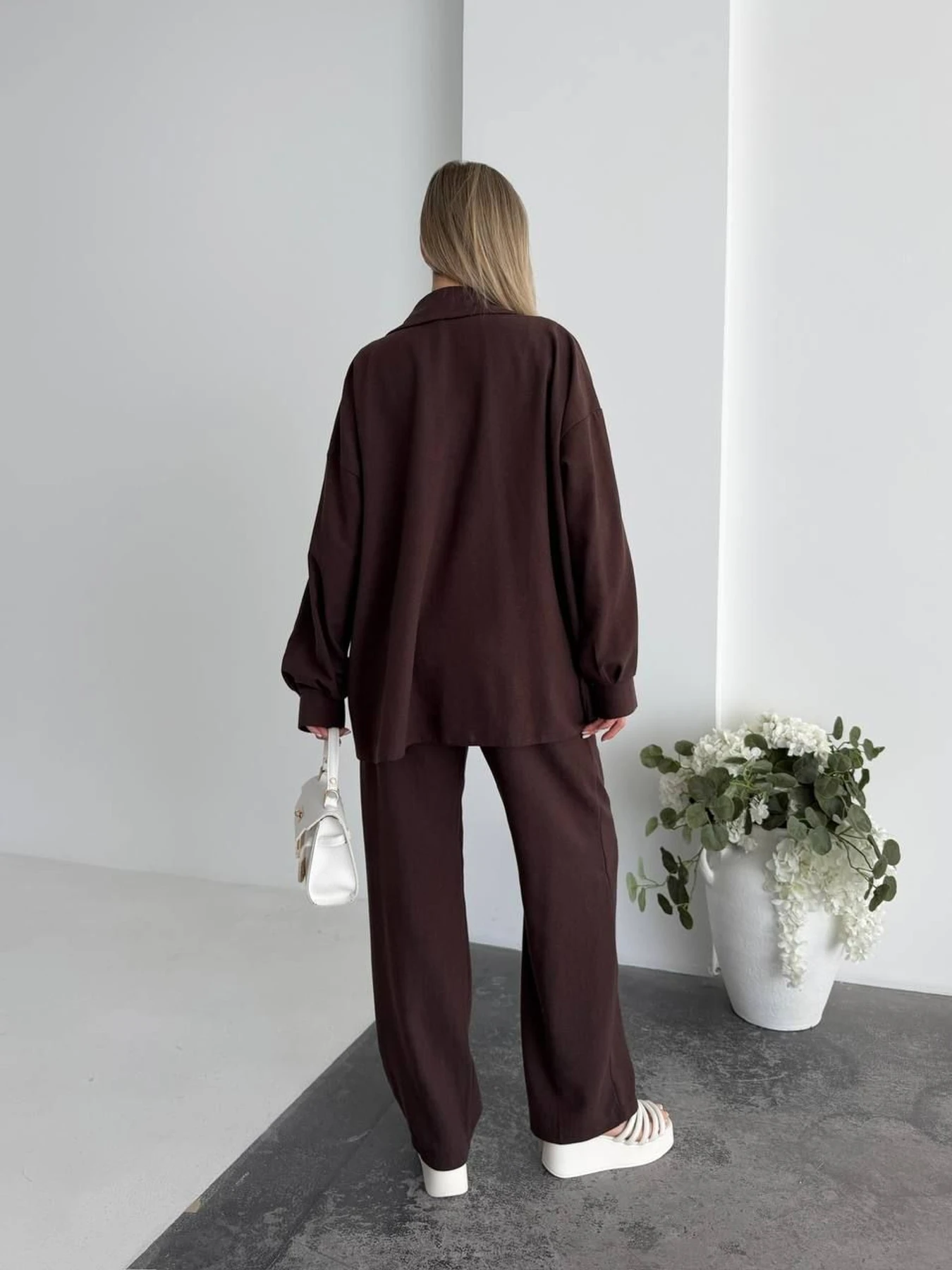 Рубашки Uaclothes модель like18418-korichnevj Рубашки Uaclothes модель like18418-korichnevj Фото