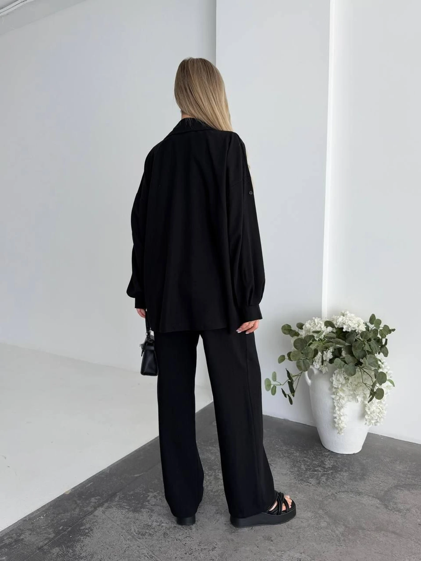Рубашки Uaclothes модель like18418-chernj Рубашки Uaclothes модель like18418-chernj Фото