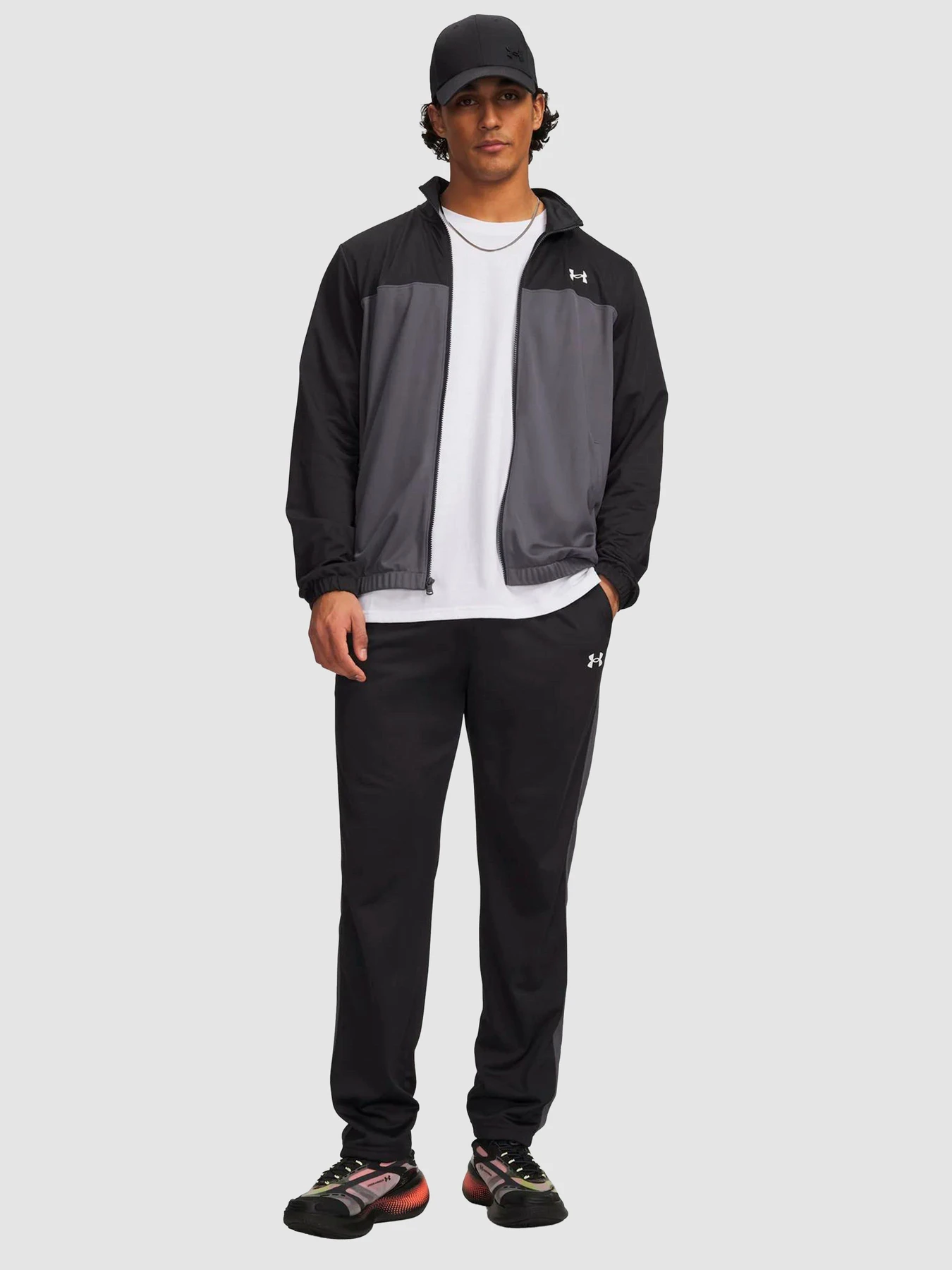 Костюмы Under Armour Emea Tracksuit Novelty модель 6009355-001 Фото