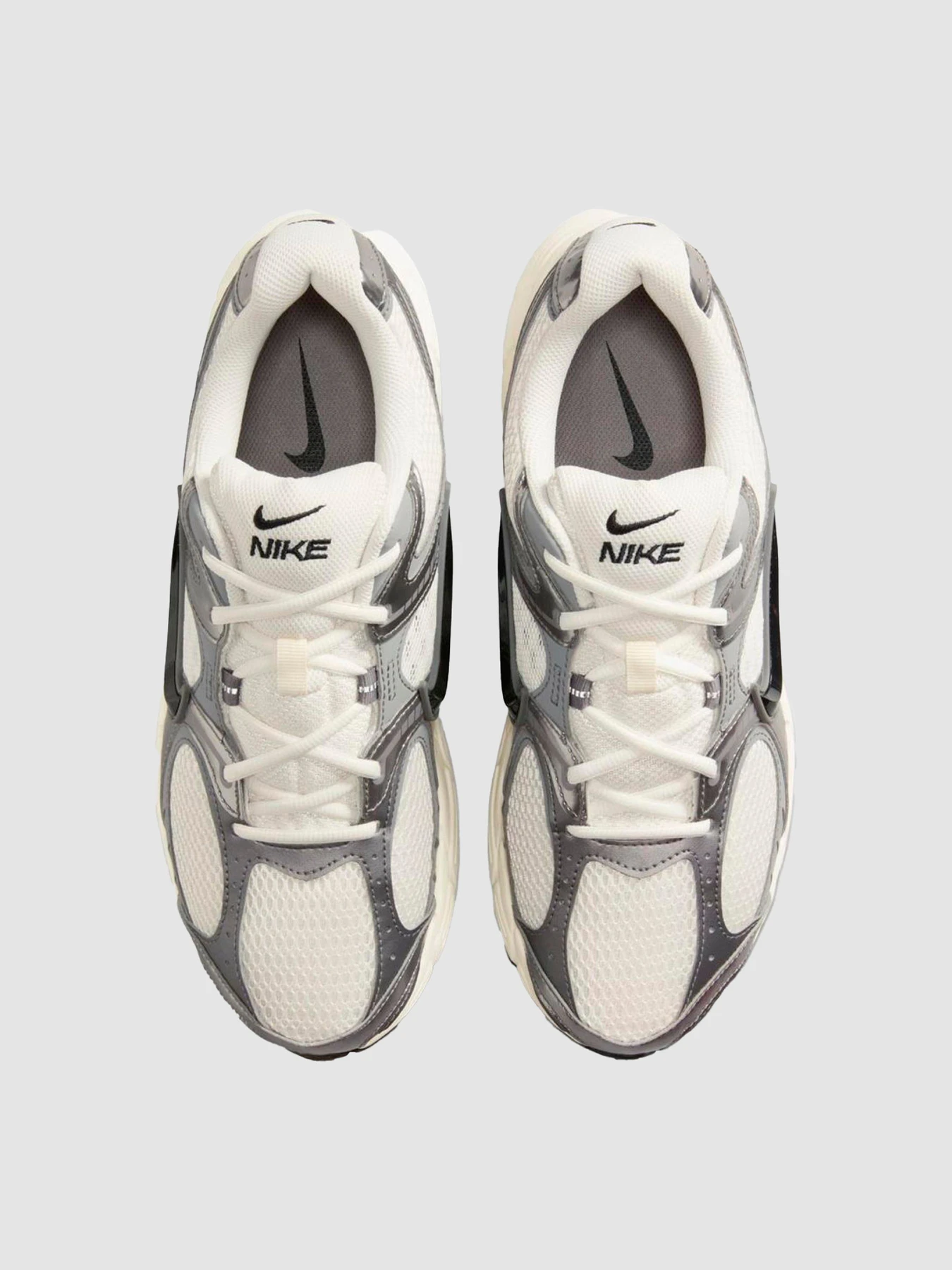 Кросівки NIKE V5 Rnr модель HJ5228-009 Фото
