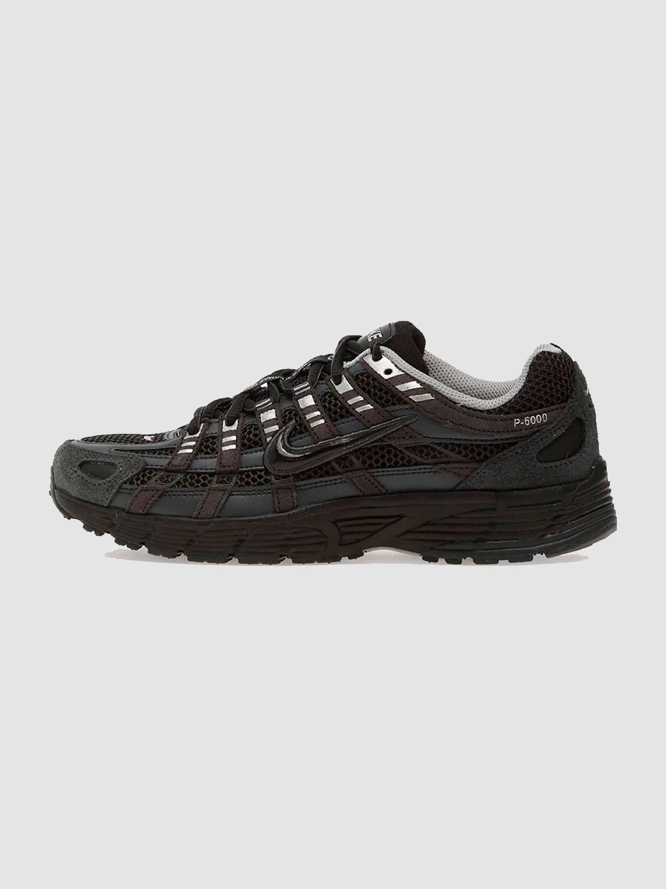 Кроссовки NIKE P-6000 Se Chrome модель HF0015-002 Кроссовки NIKE P-6000 Se Chrome модель HF0015-002 Фото