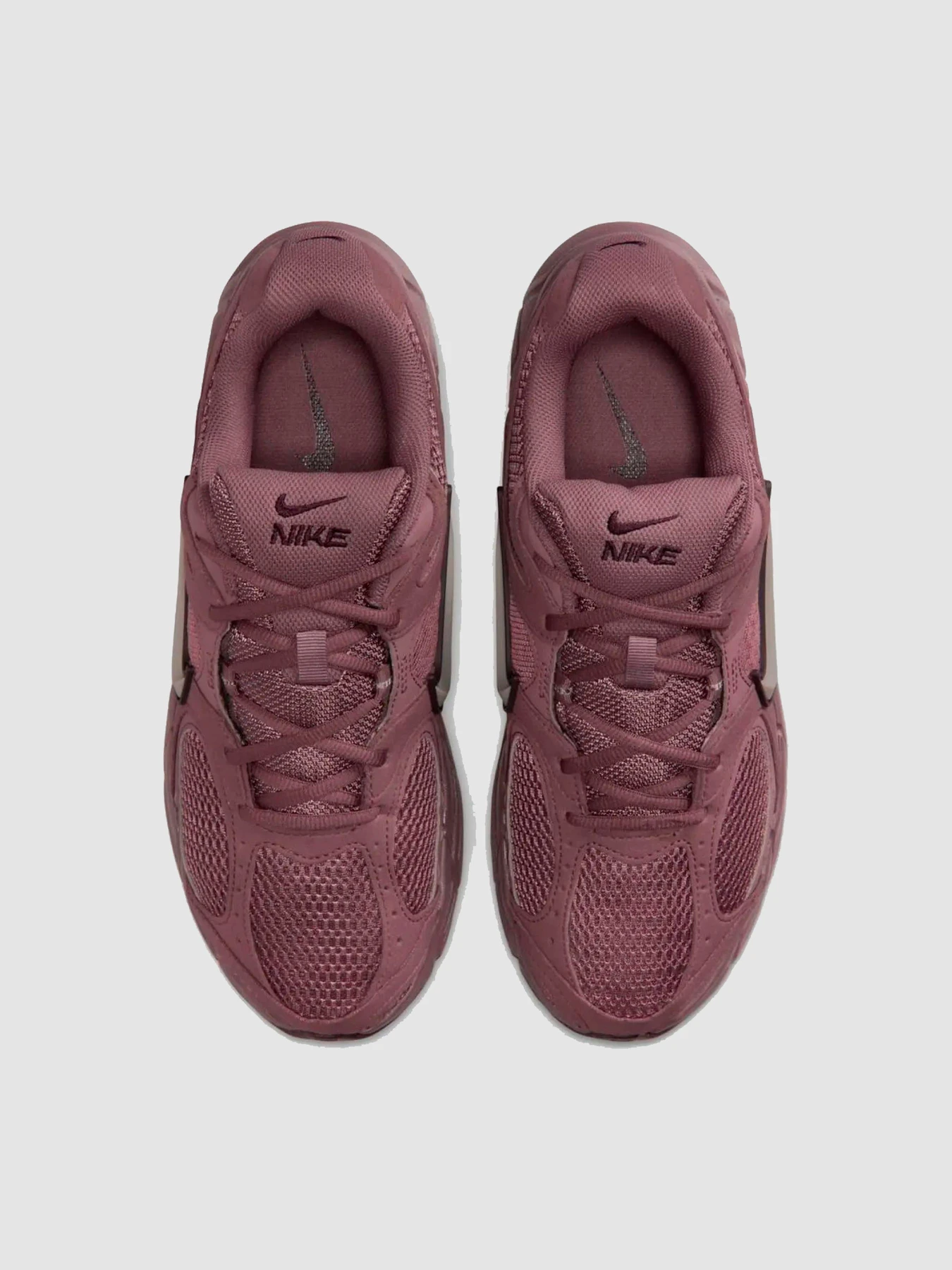 Кроссовки NIKE V5 Rnr модель II6292-500 Фото