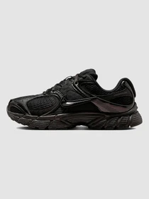 Кросівки NIKE W V5 RNR модель HQ7901-001 Фото