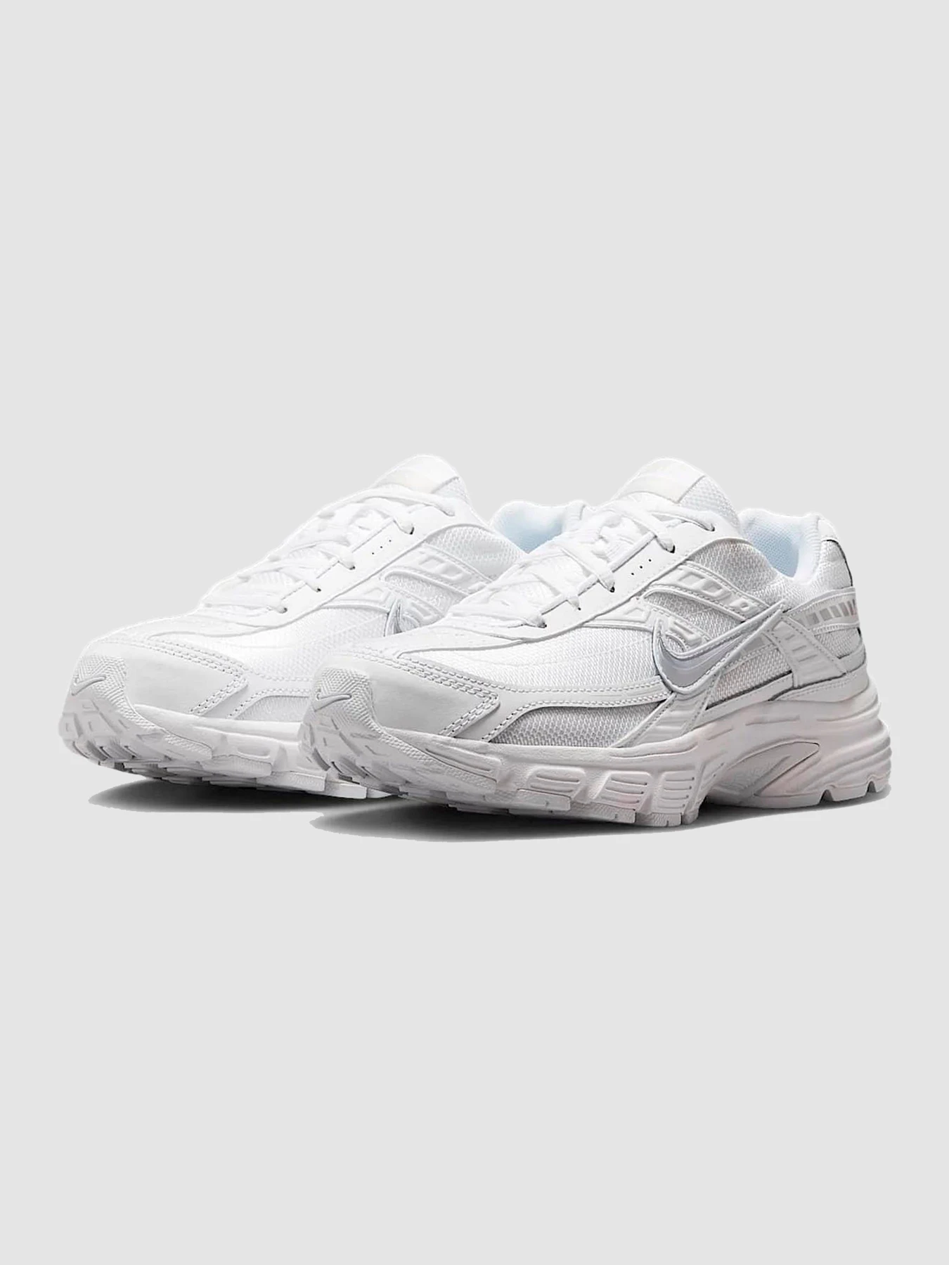 Кросівки NIKE Initiator White/Metallic модель 394053-100 Кросівки NIKE Initiator White/Metallic модель 394053-100 Фото