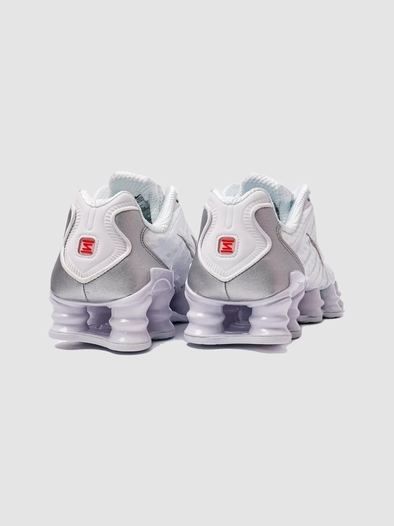 Кроссовки NIKE W Shox Tl White модель AR3566-100 Фото