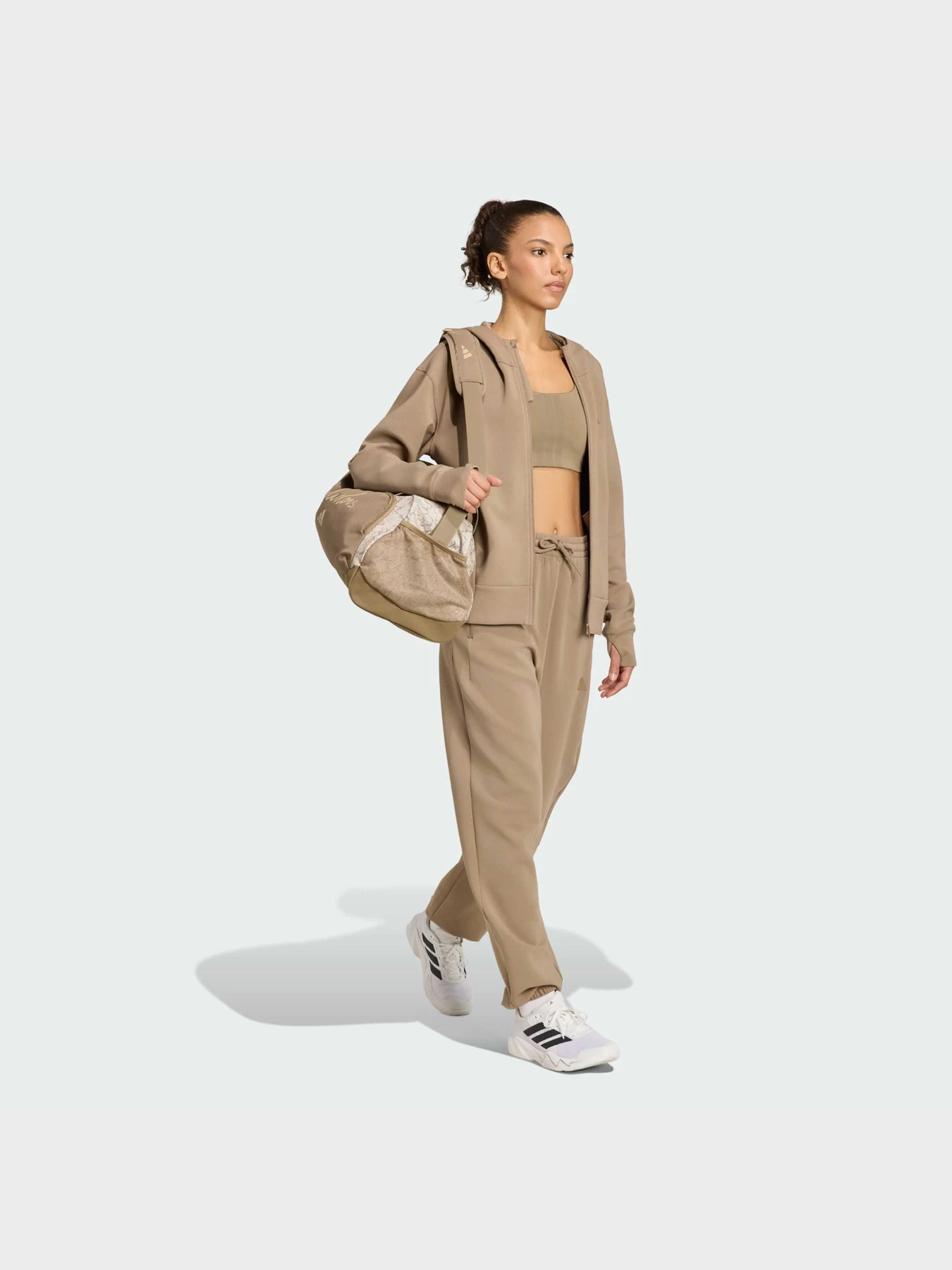 Худи и свитшоты Adidas модель KS3301 Худи и свитшоты Adidas модель KS3301 Фото
