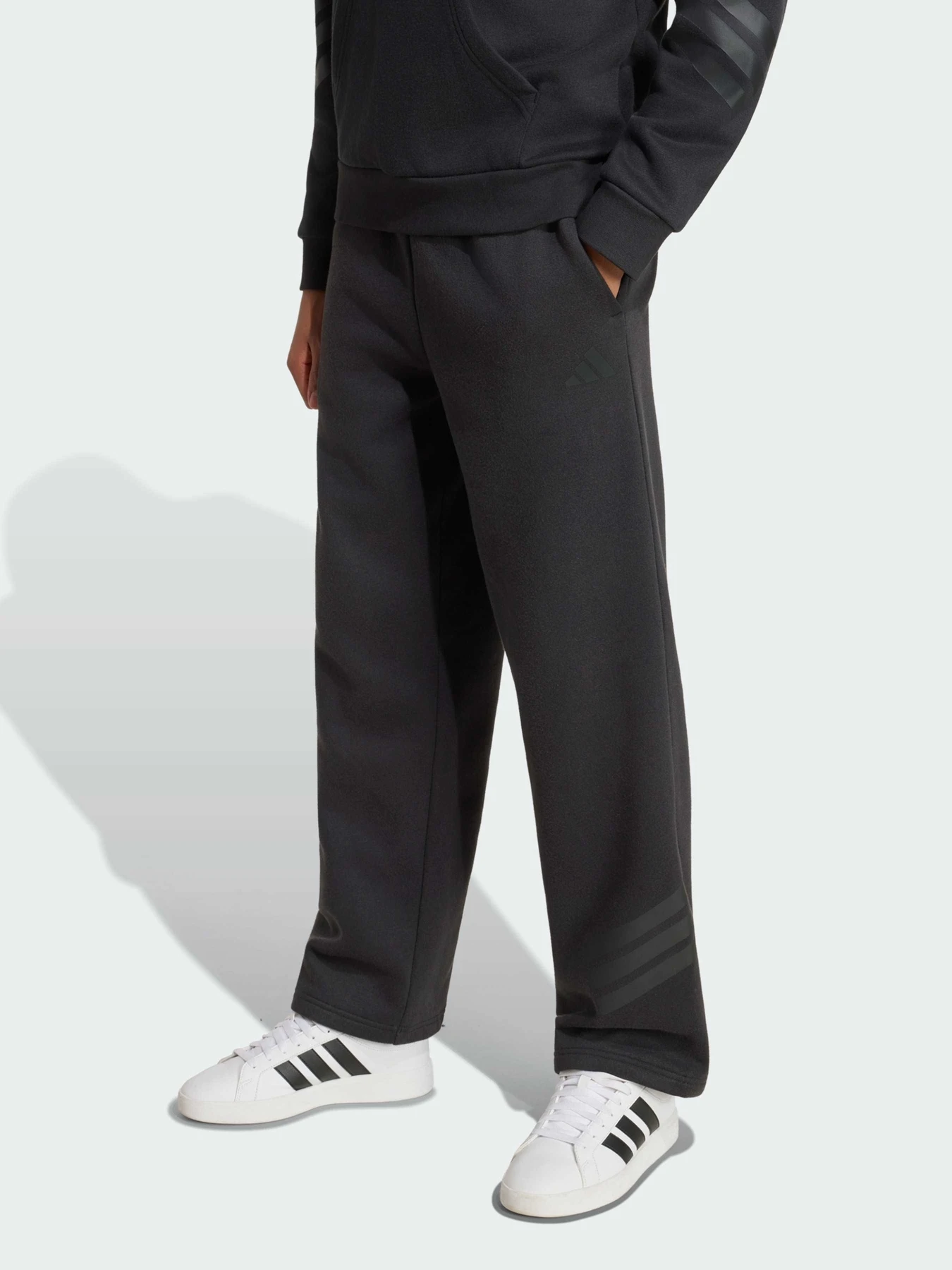 Брюки Adidas модель KR7308 Брюки Adidas модель KR7308 Фото