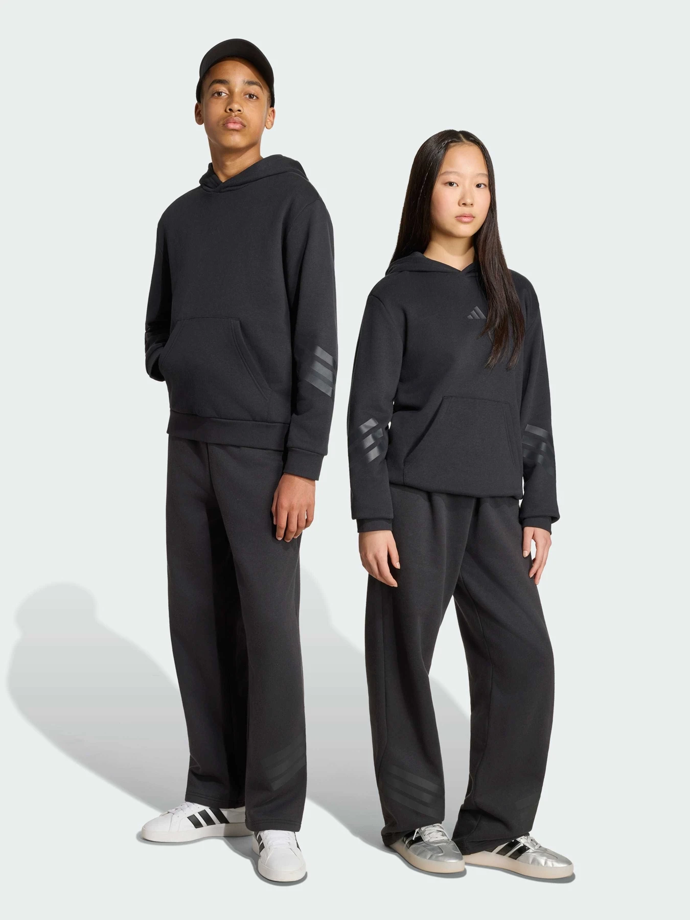 Брюки Adidas модель KR7308 Брюки Adidas модель KR7308 Фото