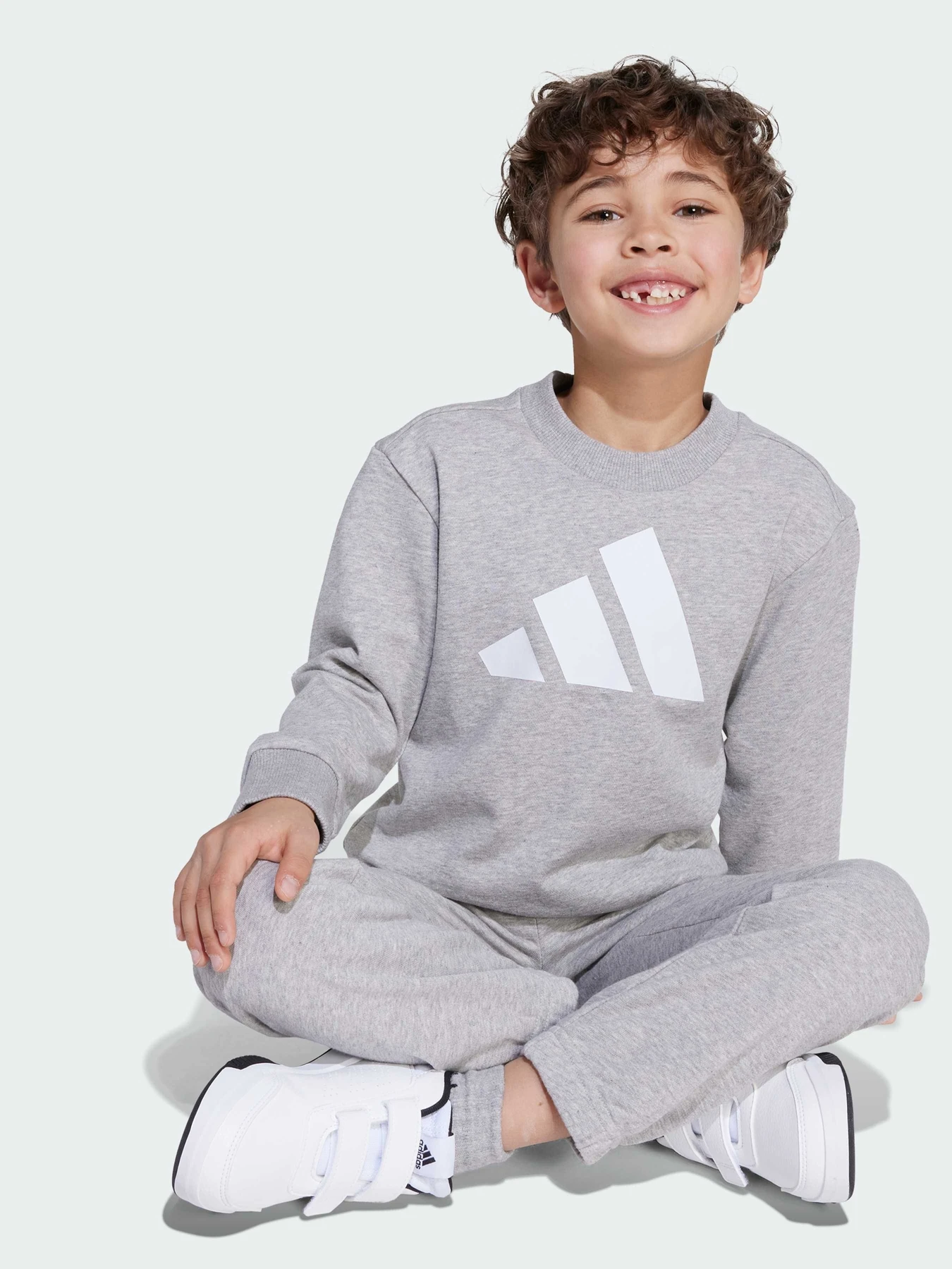 Костюмы Adidas Adidas Essentials модель JM0883 Костюмы Adidas Adidas Essentials модель JM0883 Фото