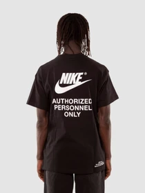 Футболки и поло NIKE Nsw Authrzd Personnel Tee модель DM6427-010 Фото
