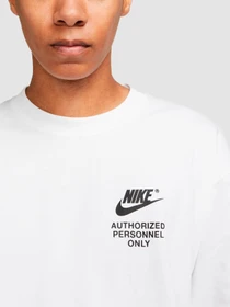Футболки и поло NIKE Nsw Authrzd Personnel Tee модель DM6427-100 Фото