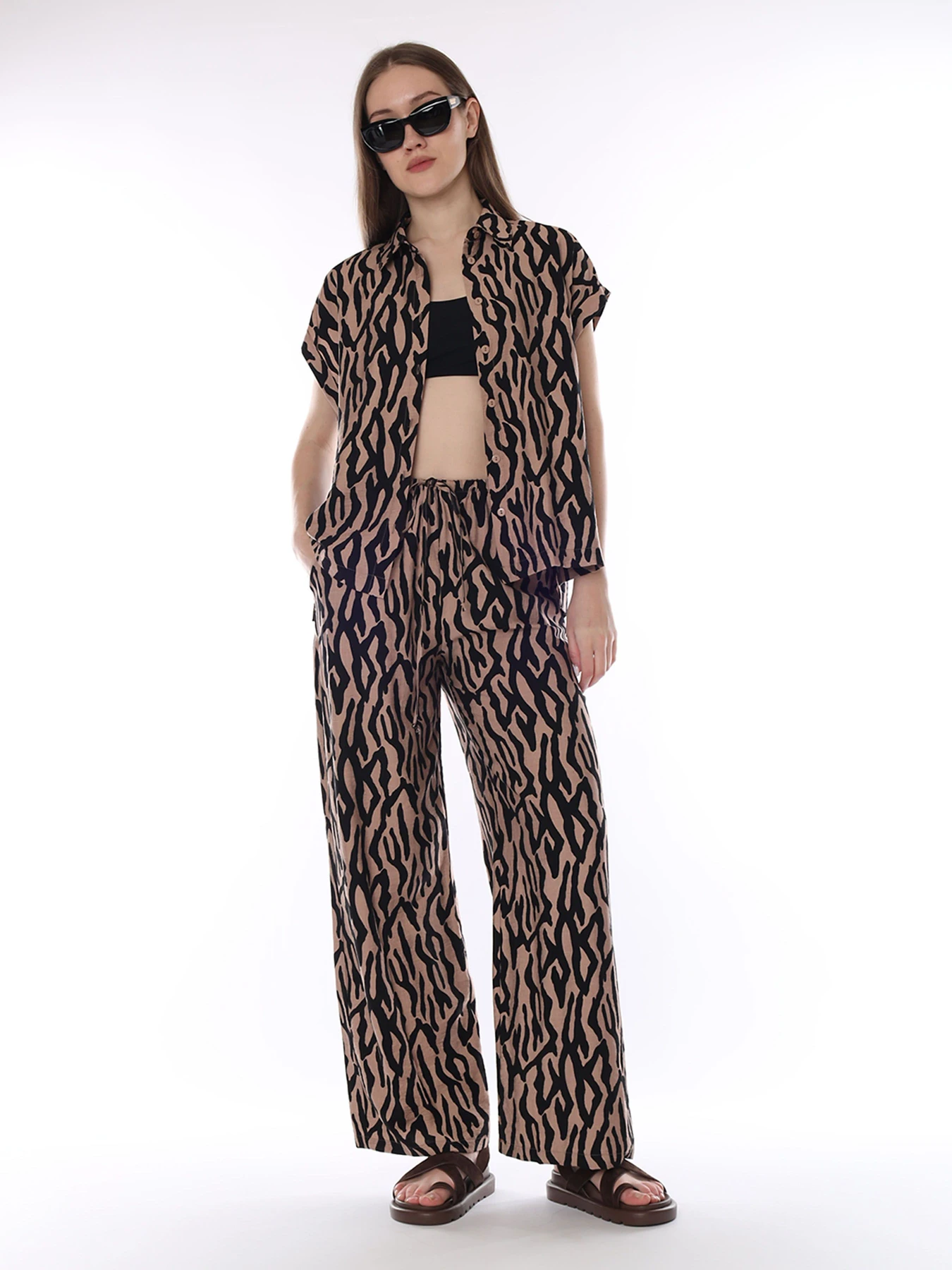 Рубашки YUKI модель ЦБ-00289703 Рубашки YUKI модель ЦБ-00289703 Фото