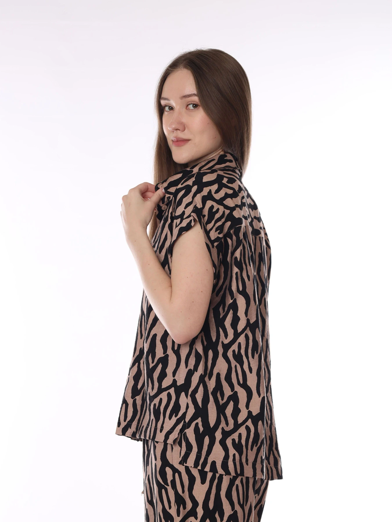 Рубашки YUKI модель ЦБ-00289703 Рубашки YUKI модель ЦБ-00289703 Фото