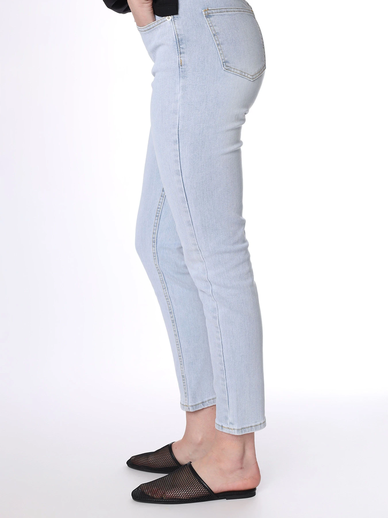 Джинсы YUKI модель ЦБ-00290502 Джинсы YUKI модель ЦБ-00290502 Фото
