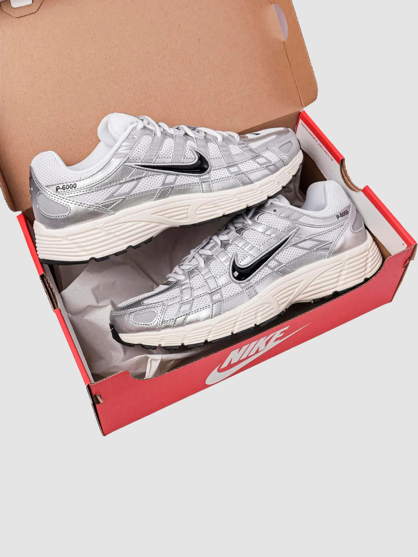 Кросівки NIKE P-6000 модель CD6404-105 Кросівки NIKE P-6000 модель CD6404-105 Фото