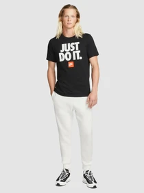 Футболки и поло NIKE Sportswear Just Do It Verbiage модель DZ2989-010 Фото