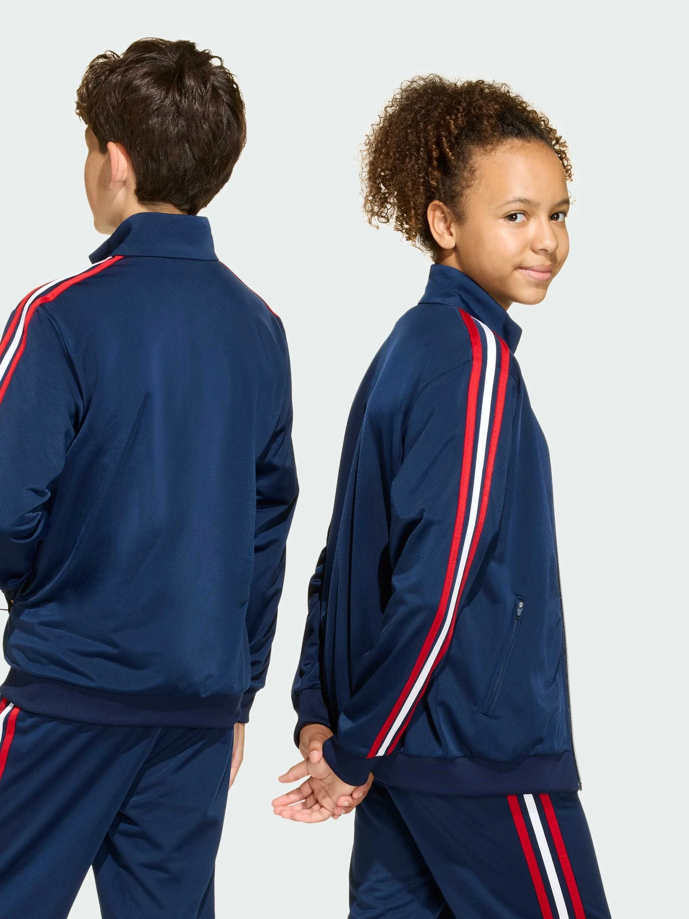 Худи и свитшоты Adidas Adicolor модель KC7045 Худи и свитшоты Adidas Adicolor модель KC7045 Фото