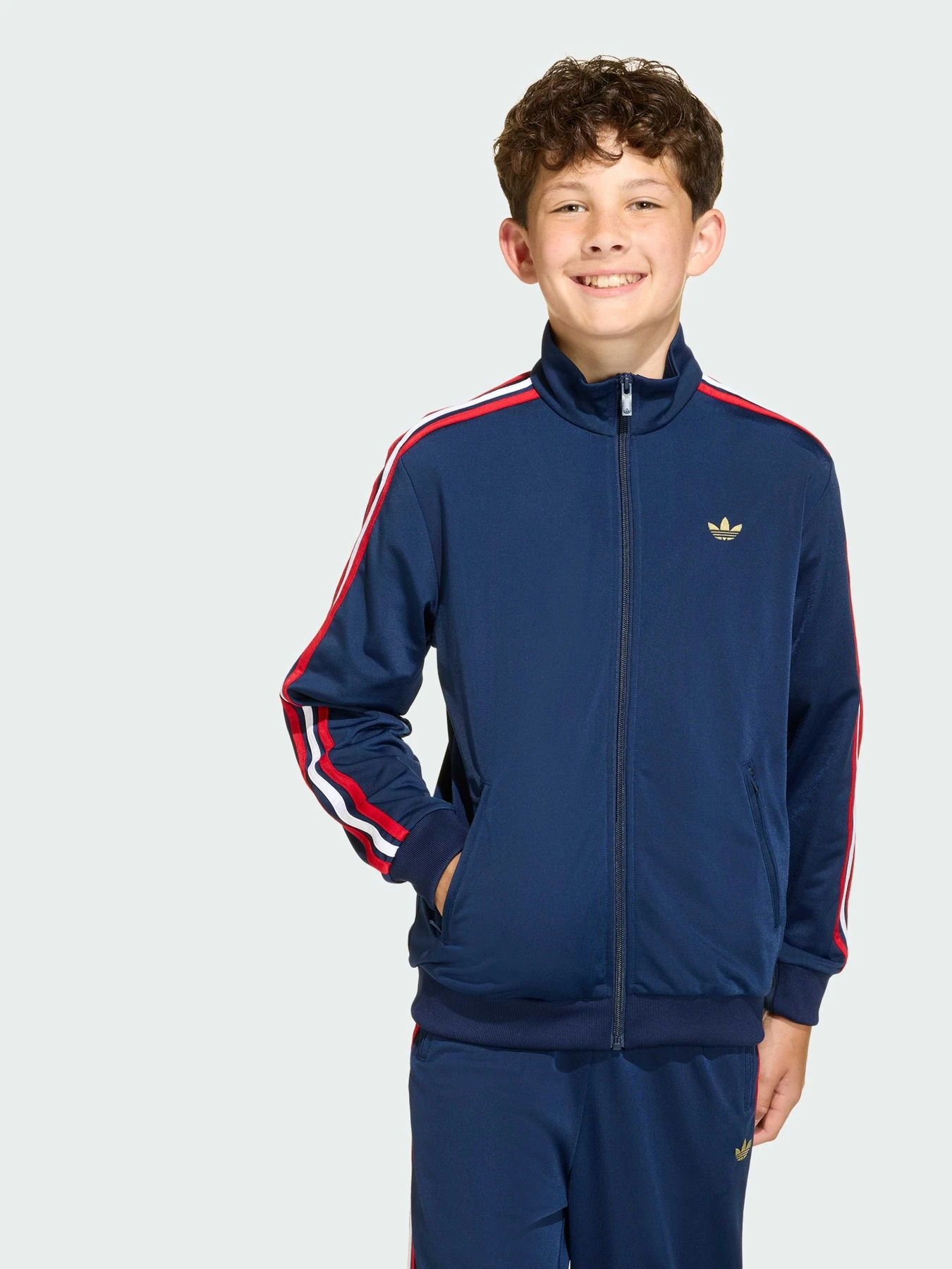 Худи и свитшоты Adidas Adicolor модель KC7045 Худи и свитшоты Adidas Adicolor модель KC7045 Фото