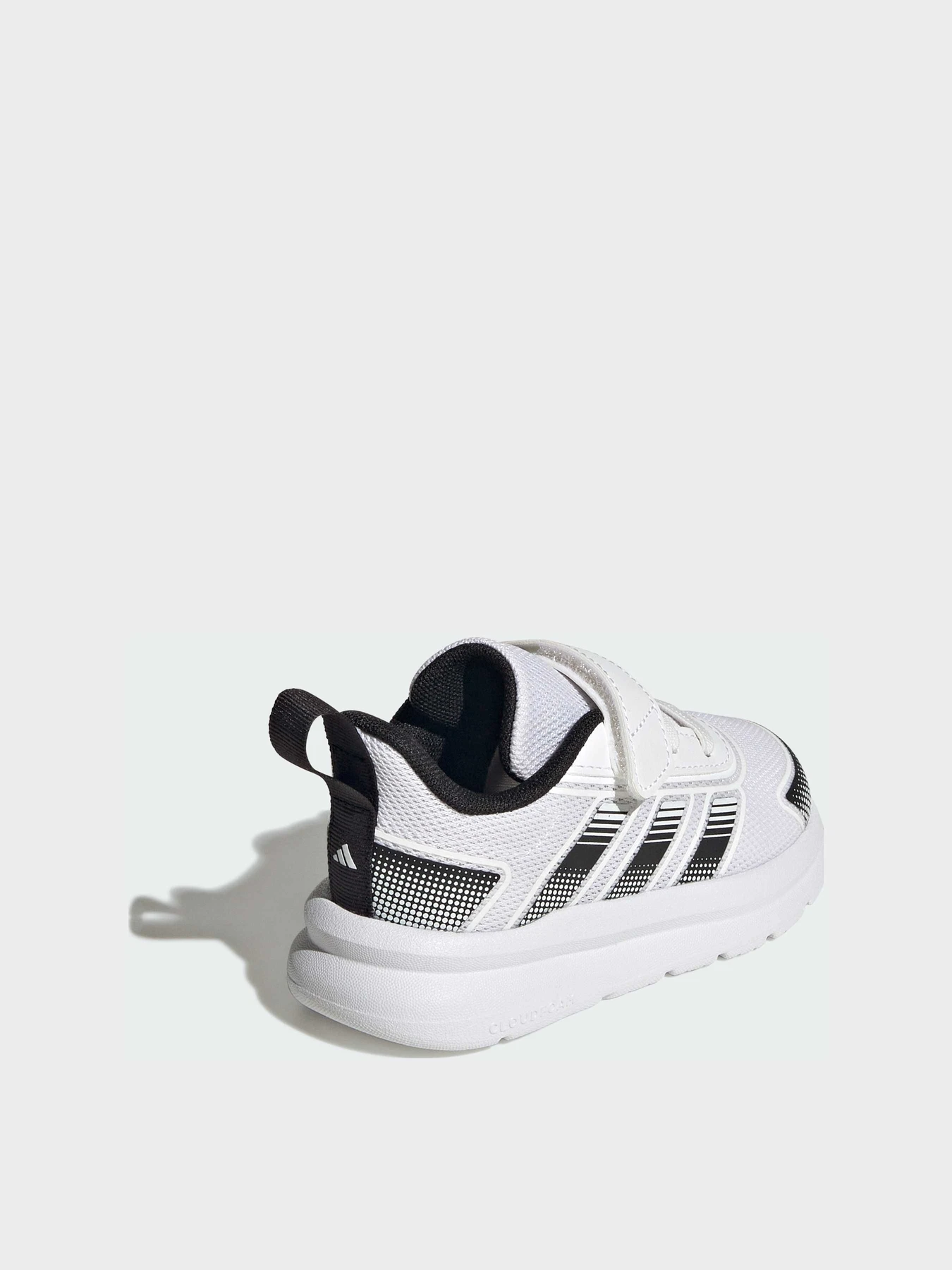 Кроссовки Adidas модель KJ6709 Кроссовки Adidas модель KJ6709 Фото